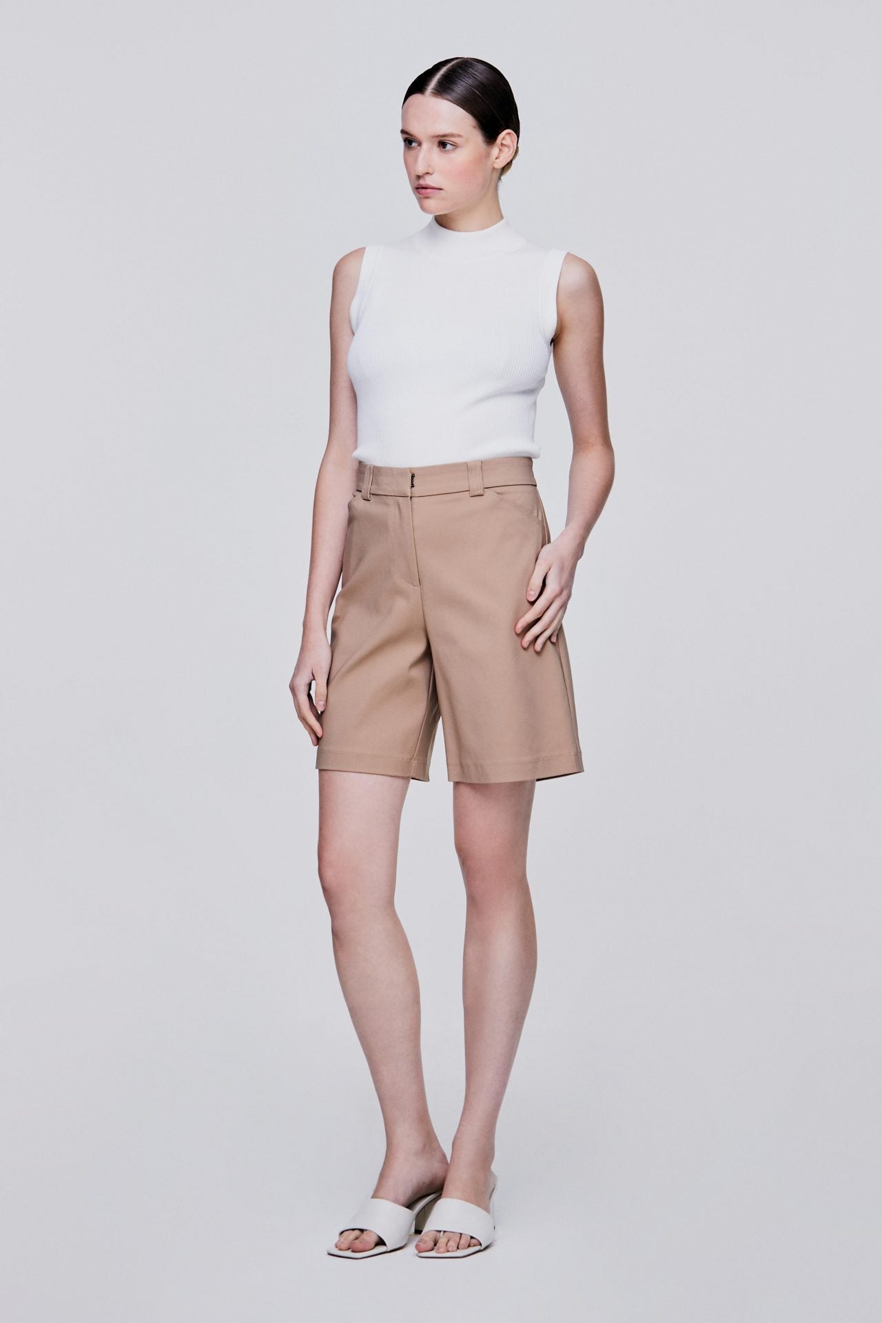 color:KHAKI