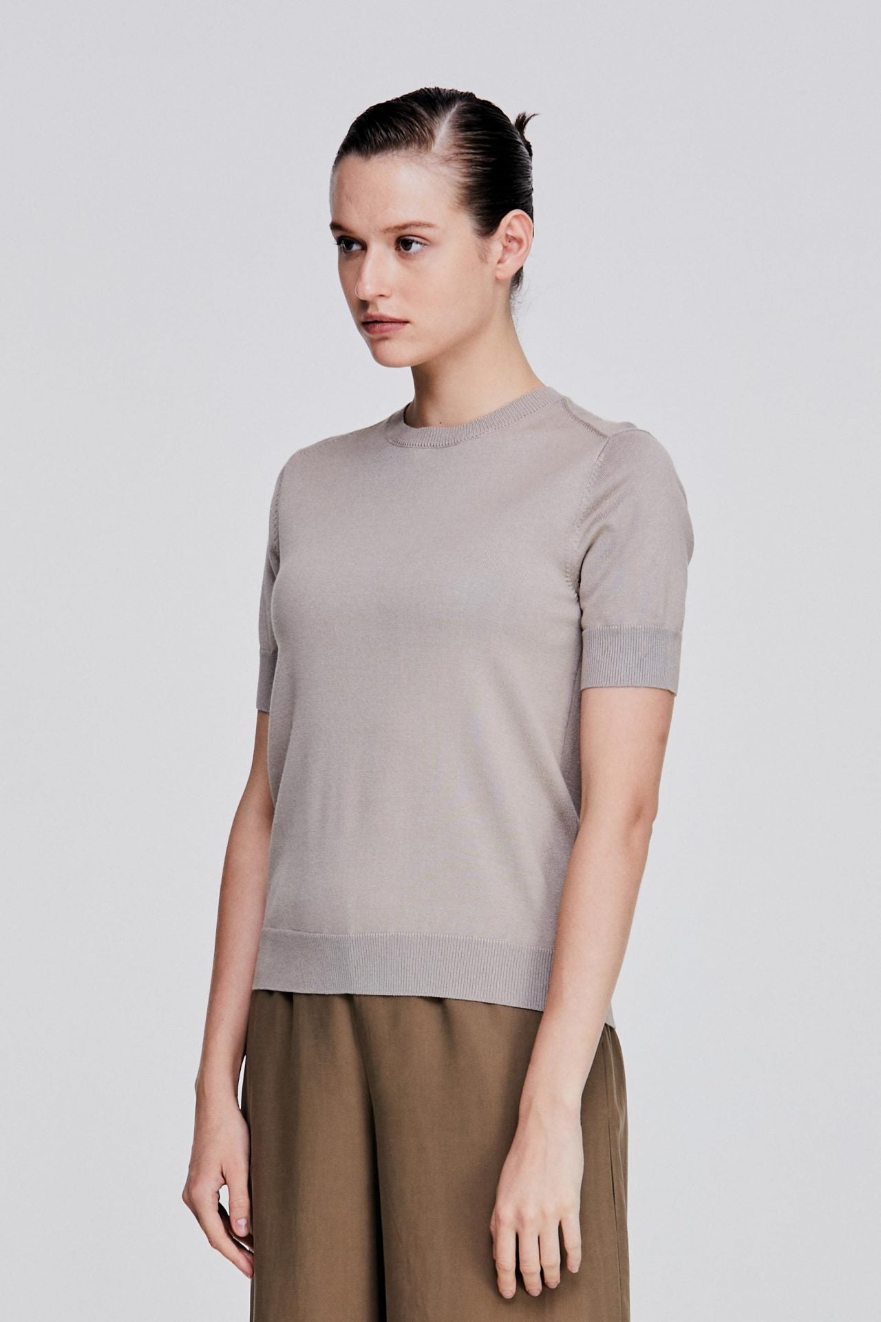 color:KHAKI