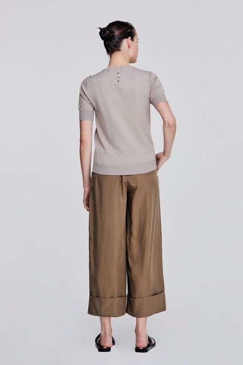 color:KHAKI