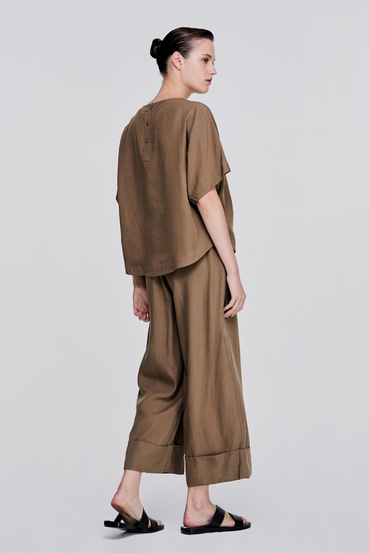 color:MOCHA