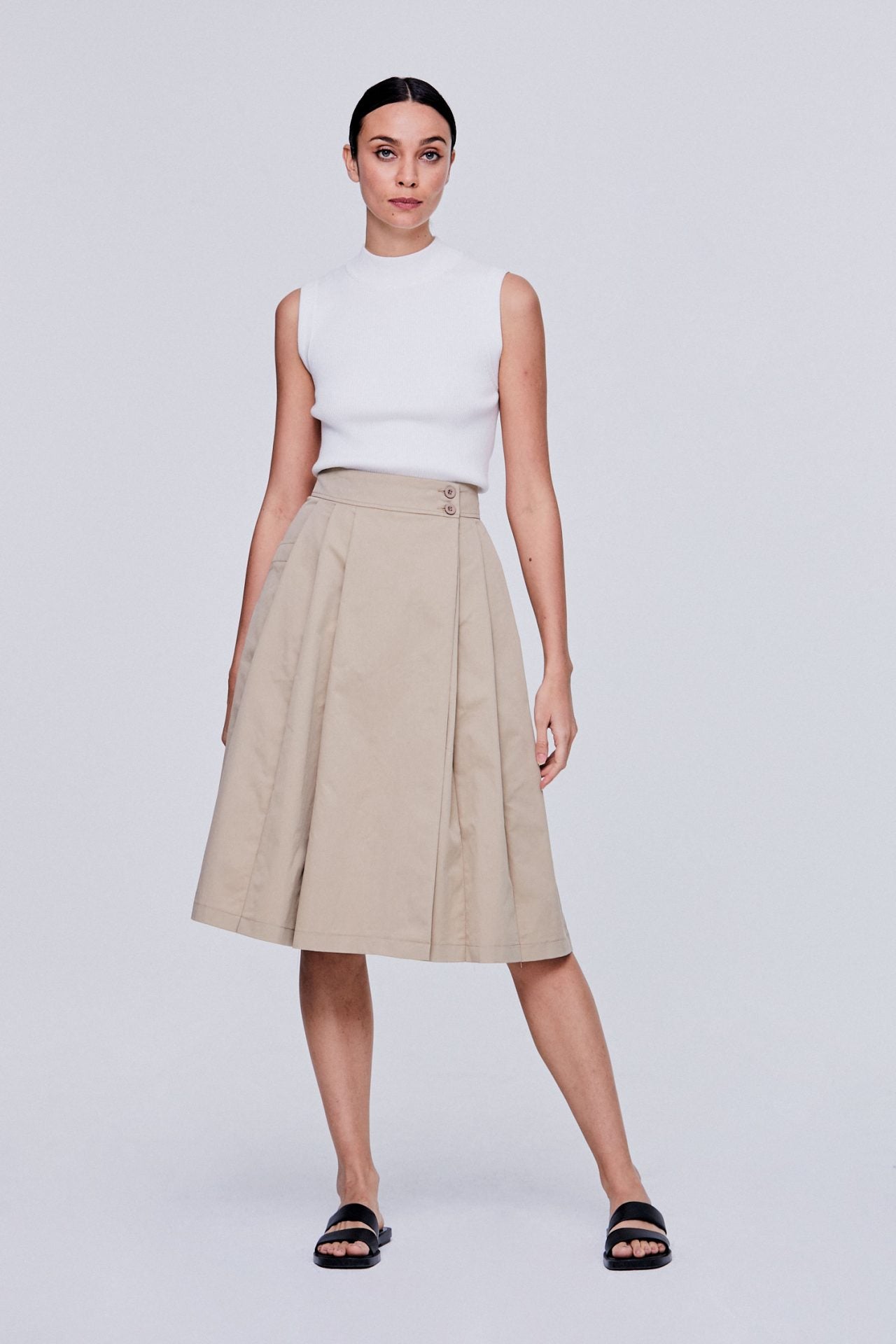 color:KHAKI