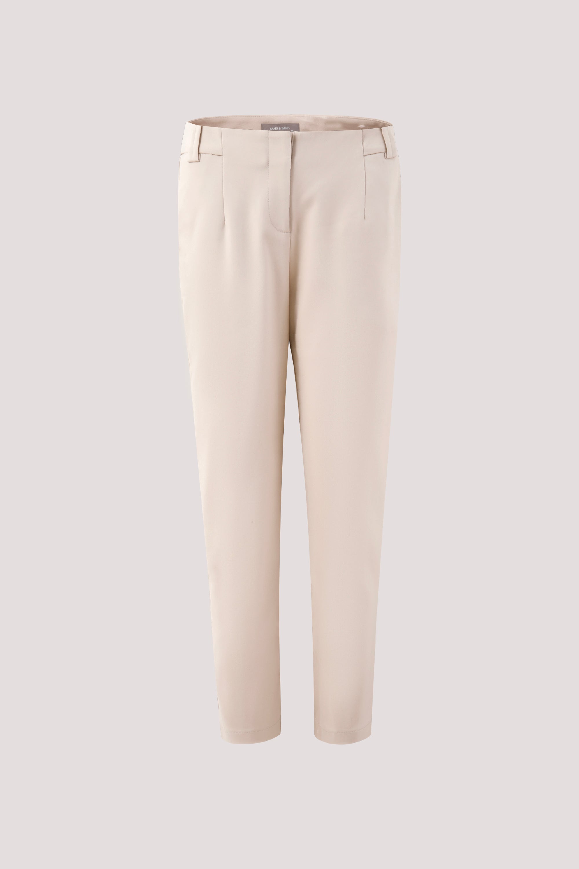 color:BEIGE