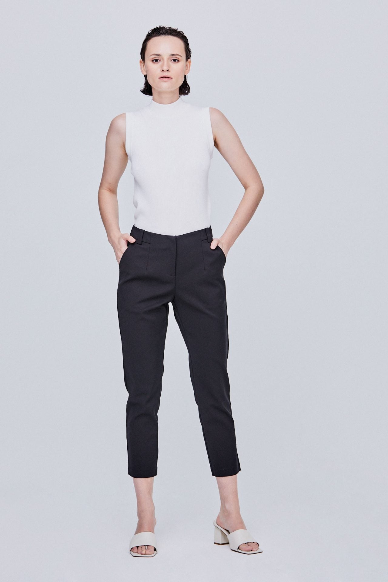 color:NOIR