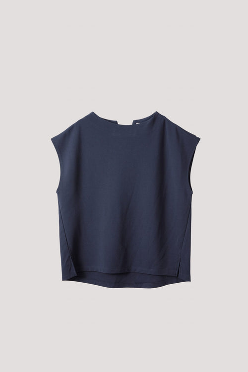 color:NAVY