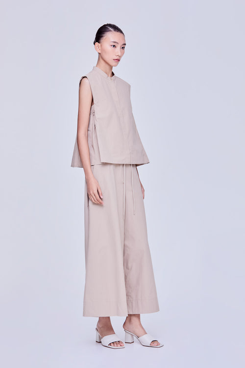 color:KHAKI