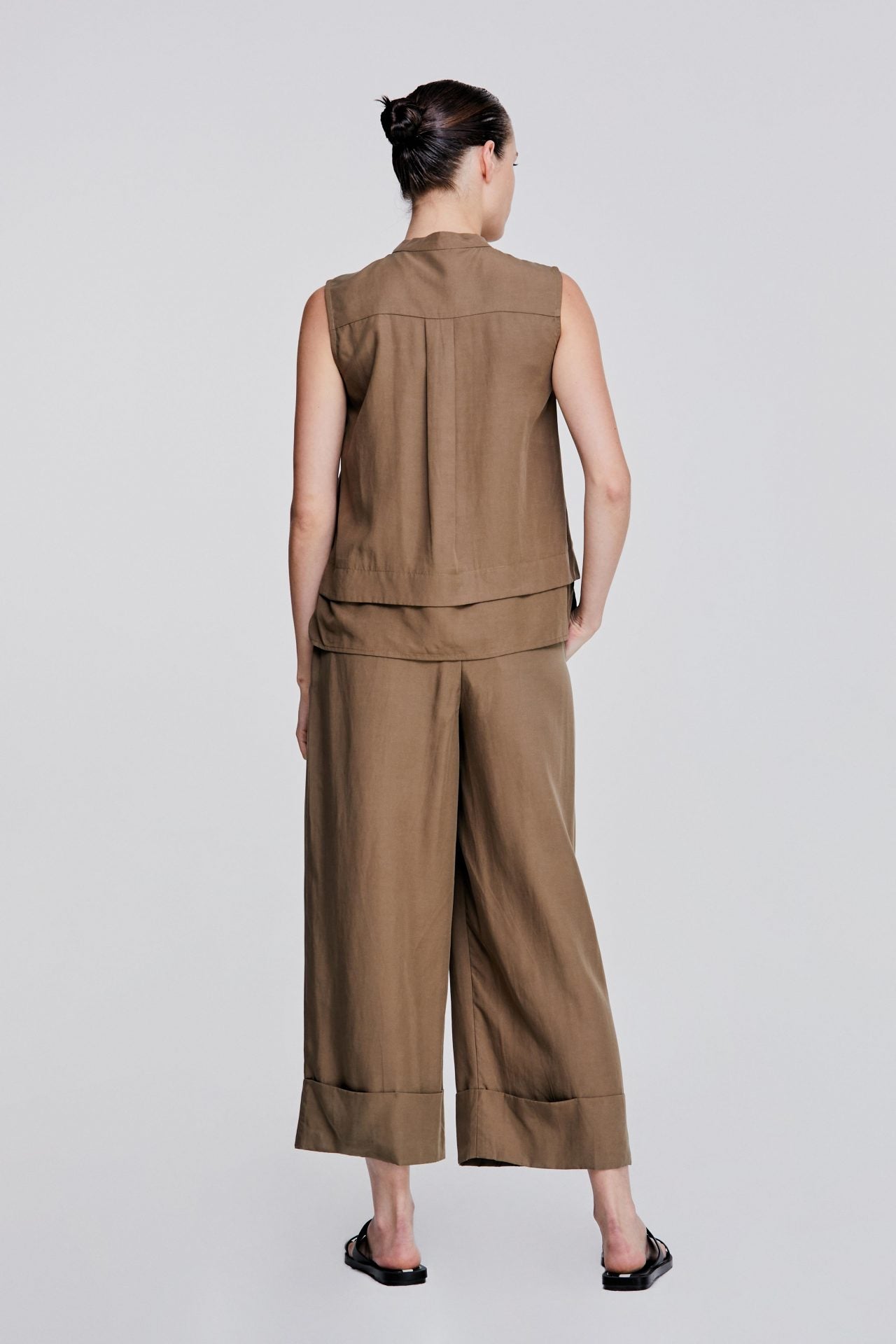 color:MOCHA