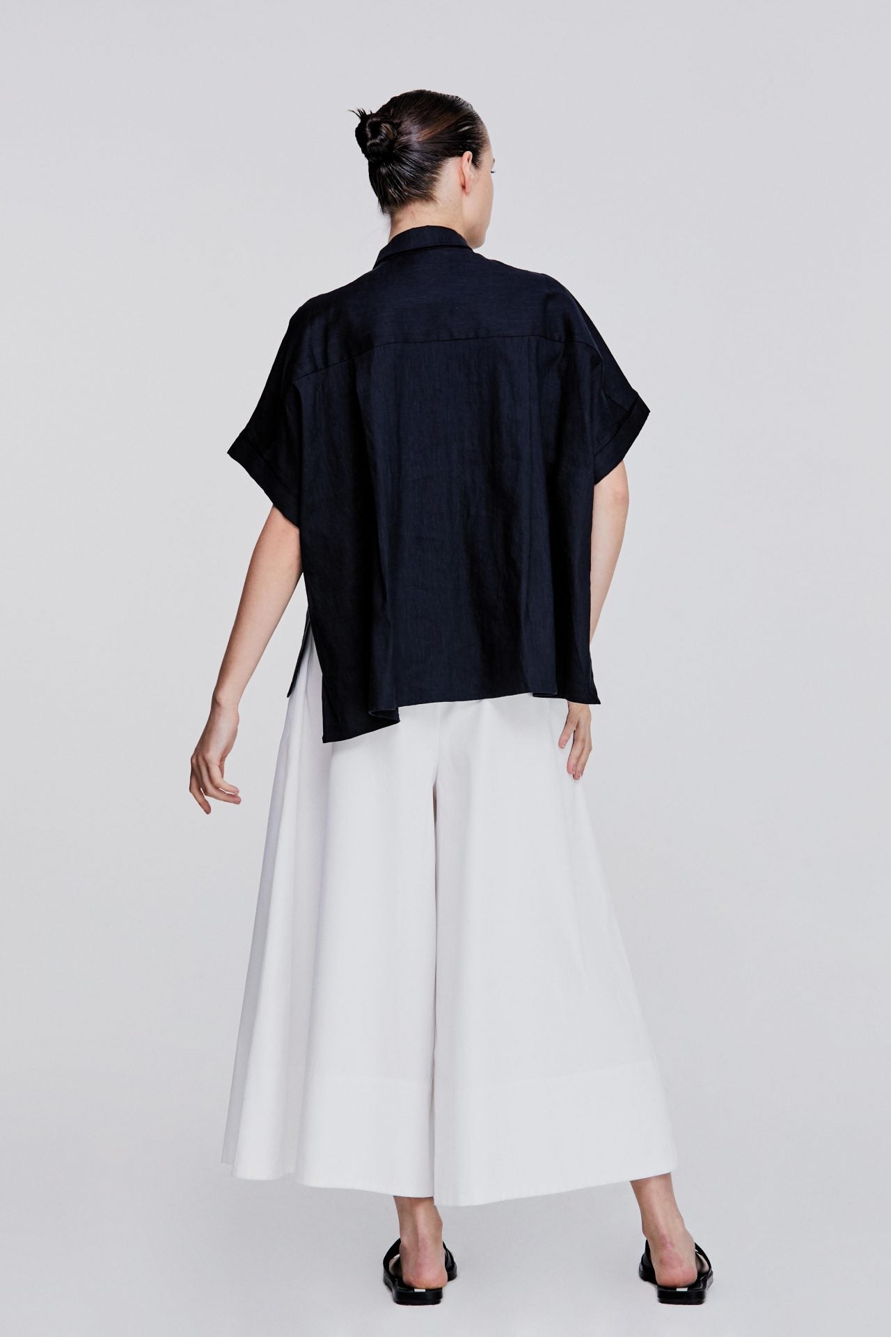 color:NAVY