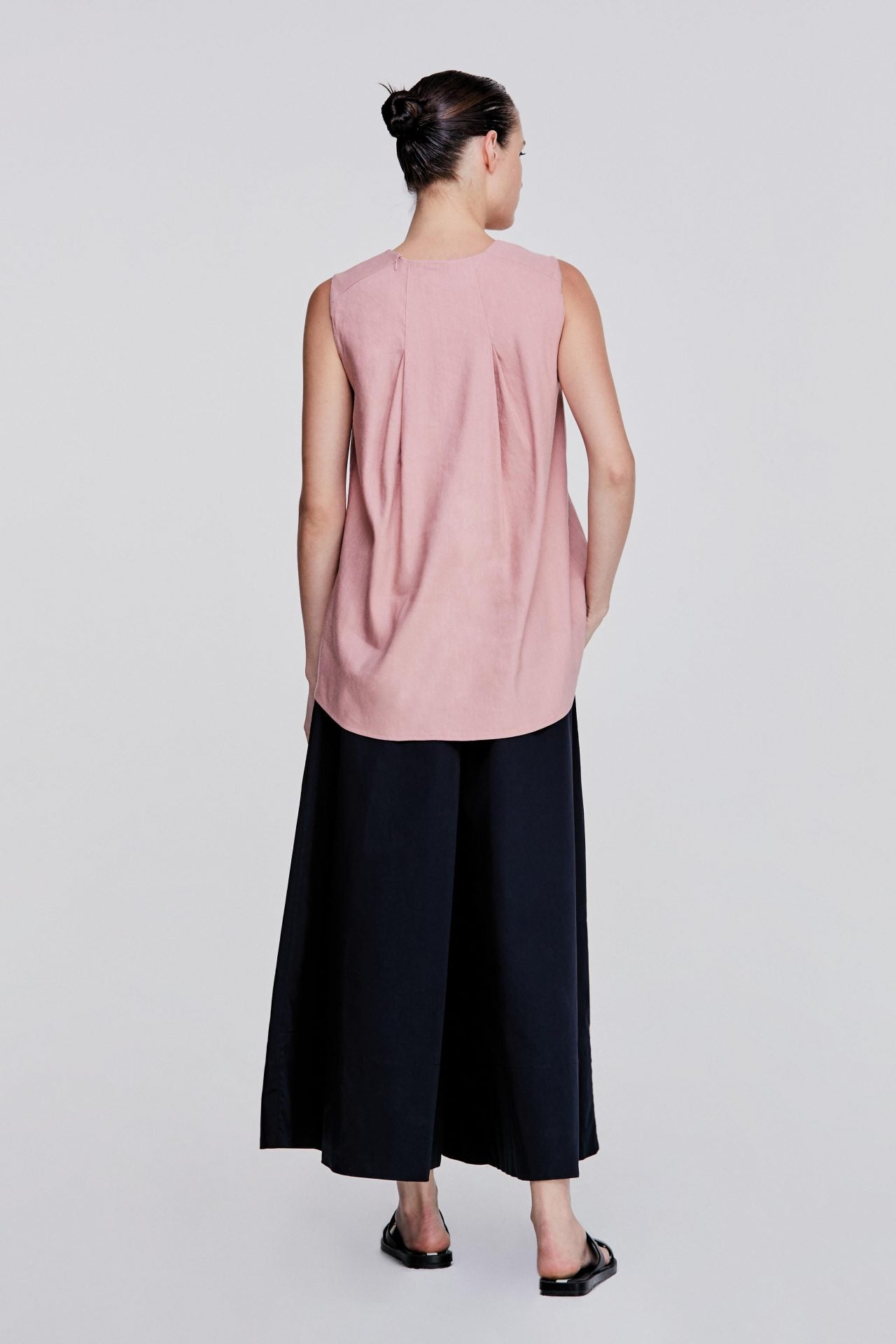 color:BLUSH