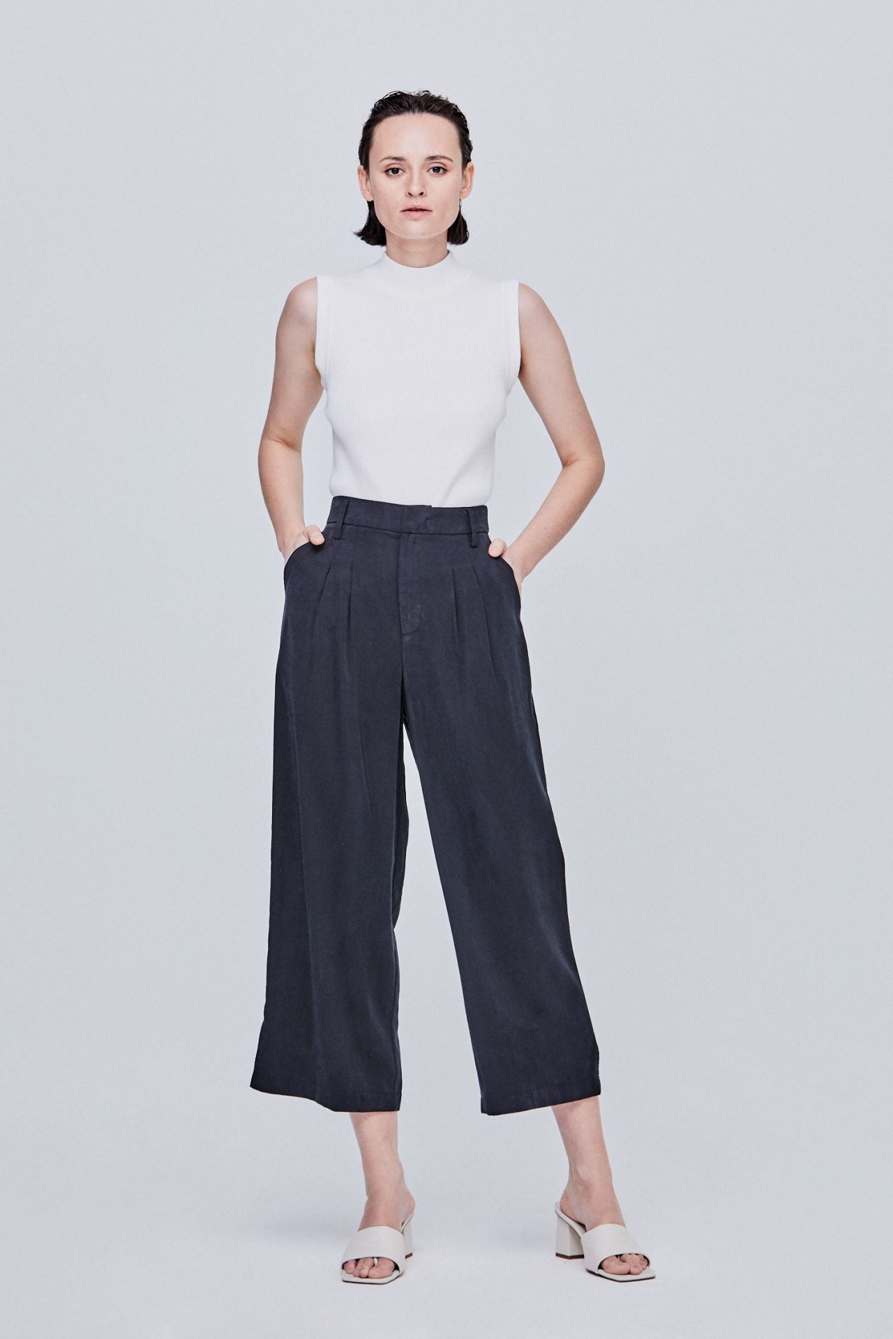 color:NOIR