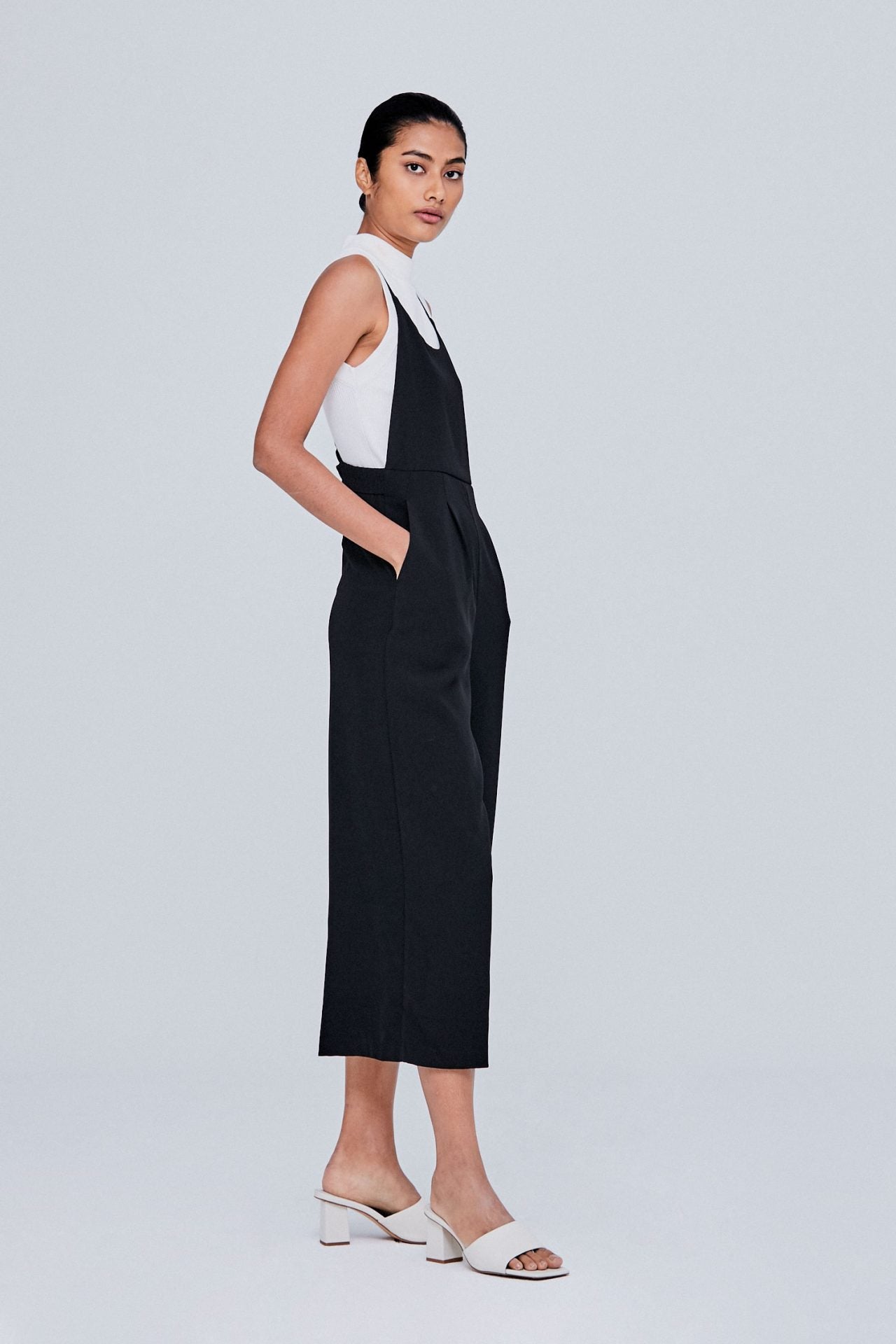 color:NOIR