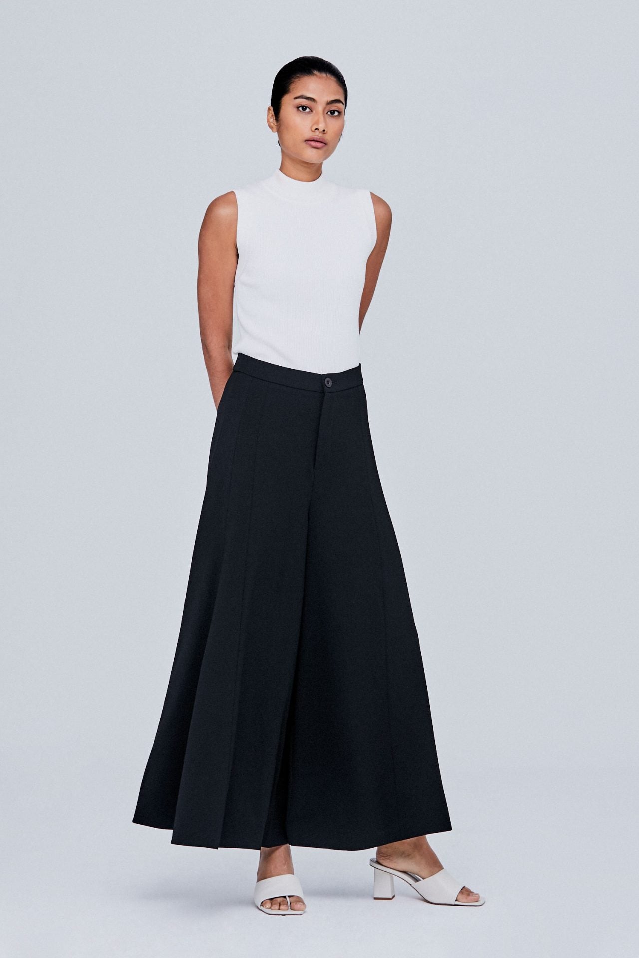 color:NOIR