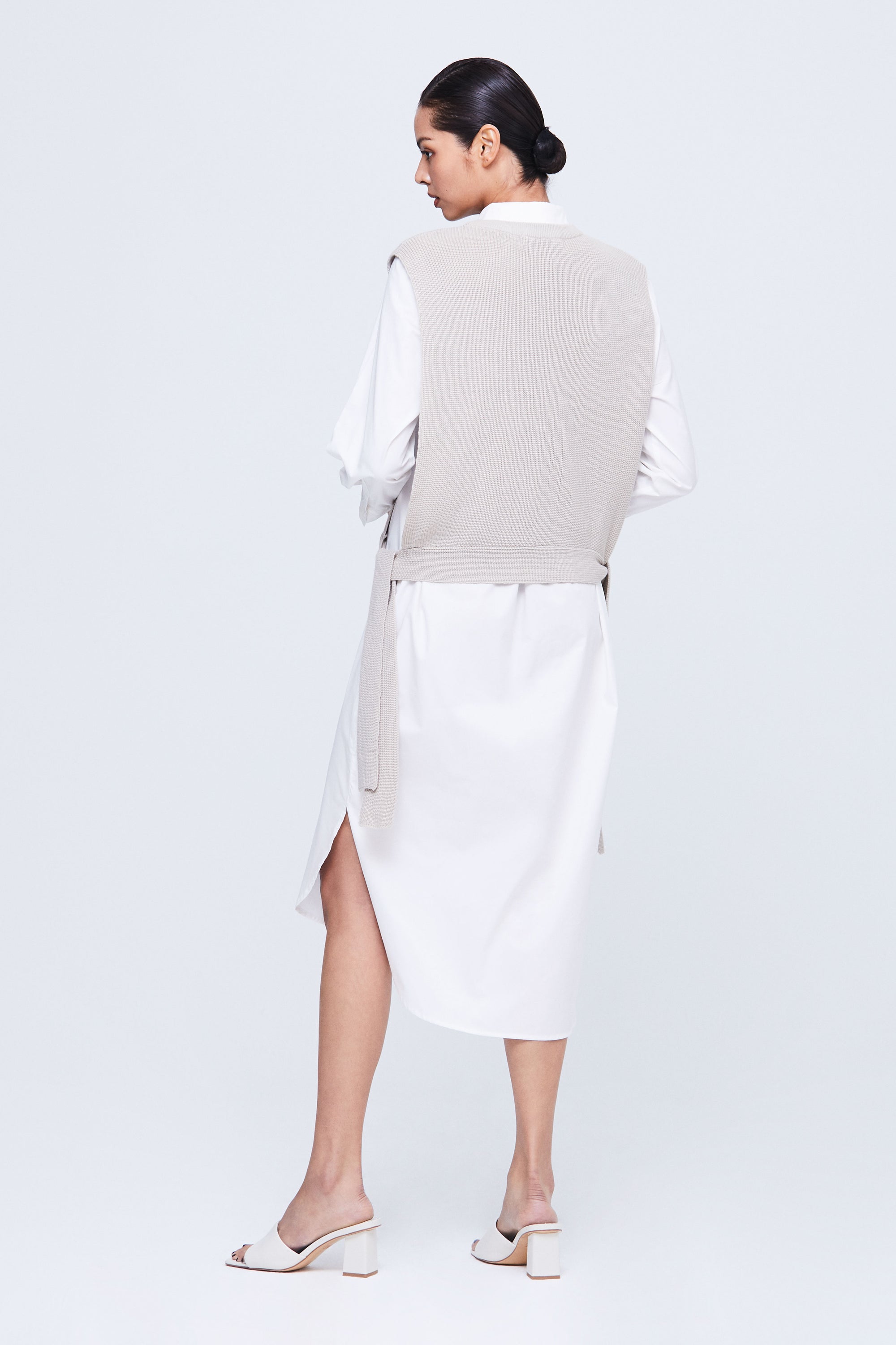 color:KHAKI