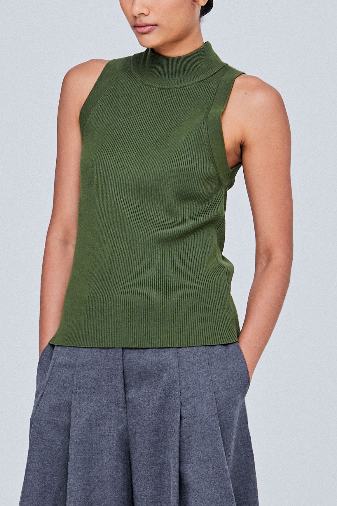 color:ARMY GREEN