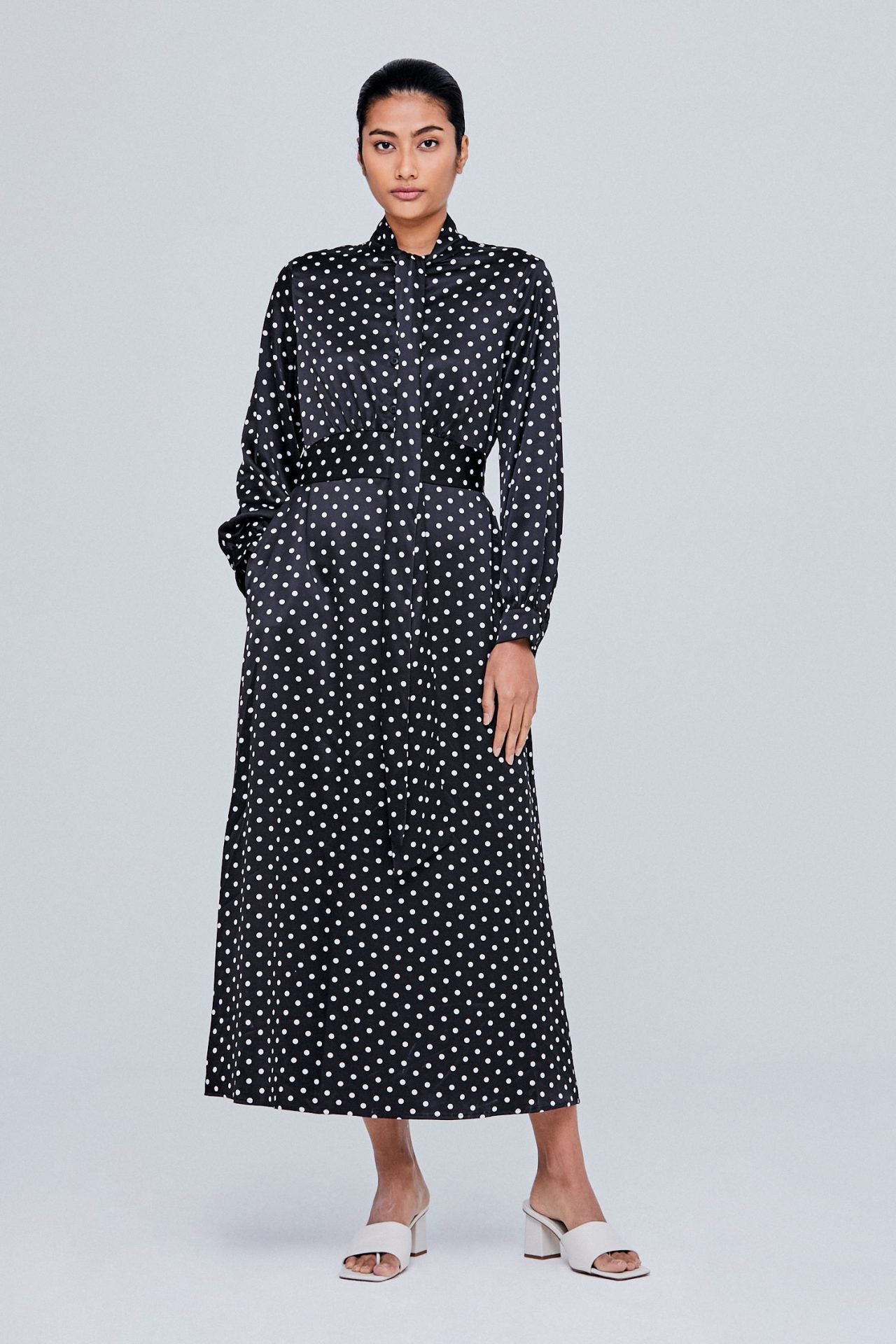 color:NOIR