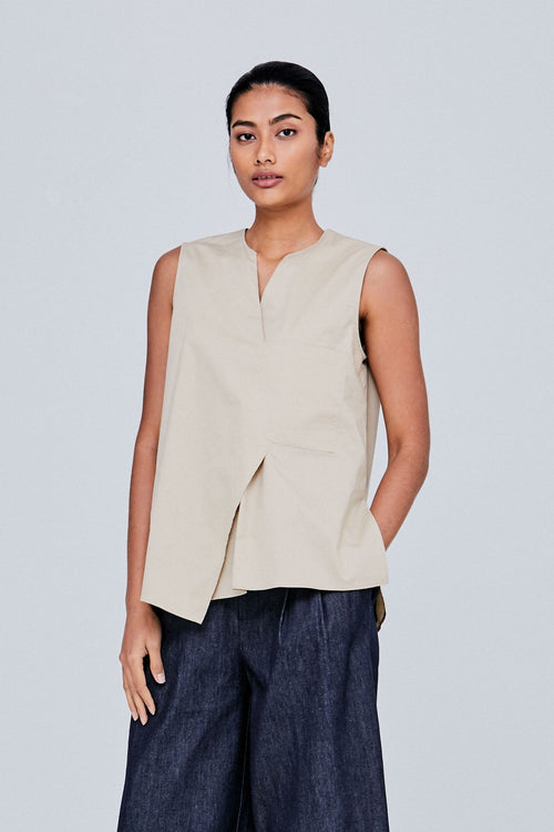 color:BEIGE
