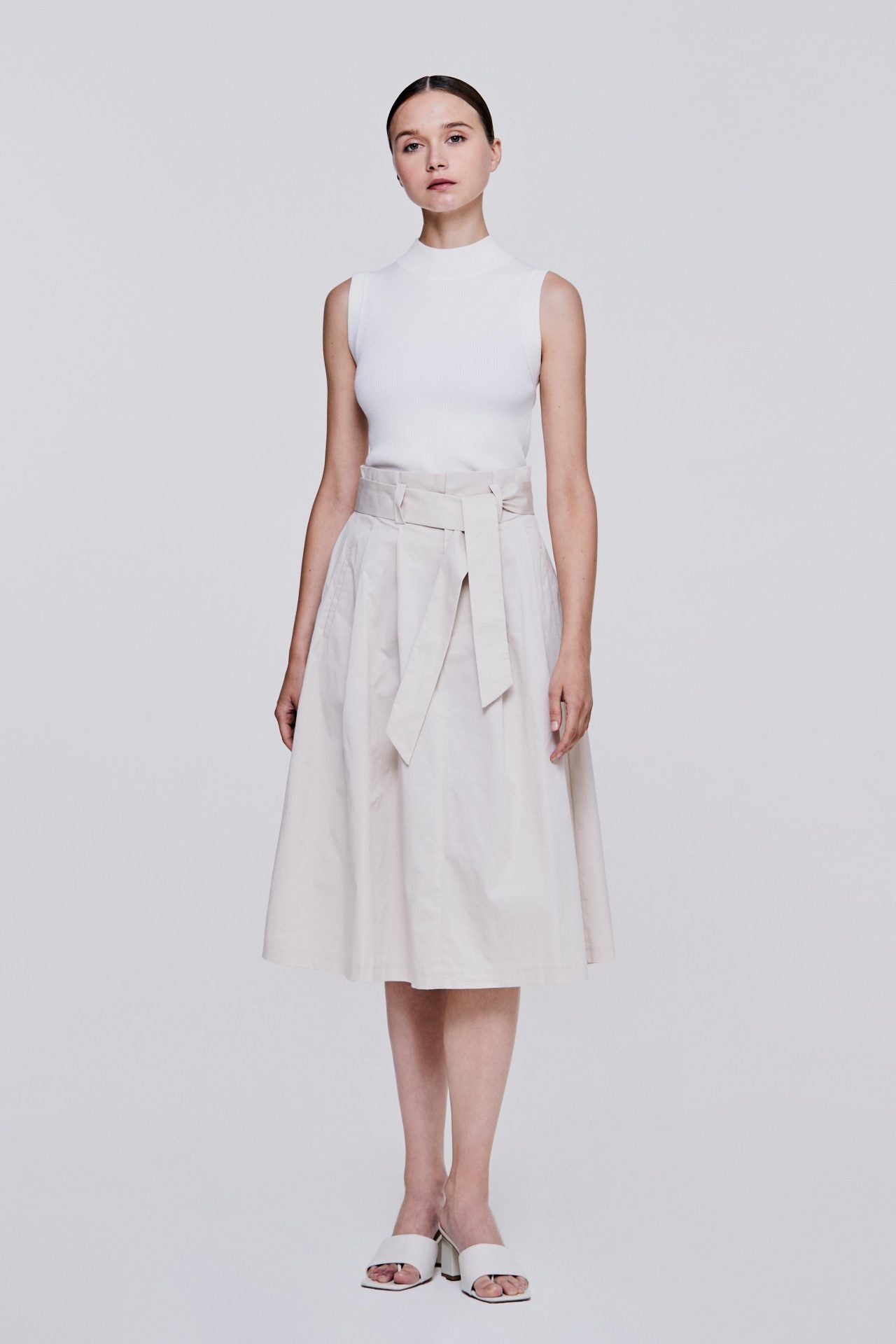 color:NUDE