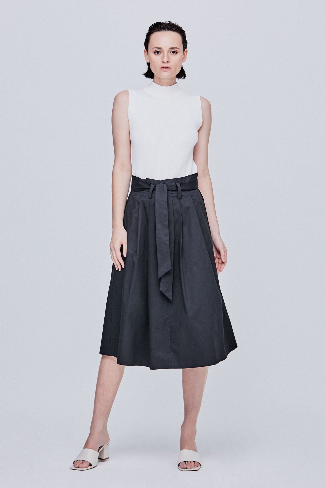 color:NOIR