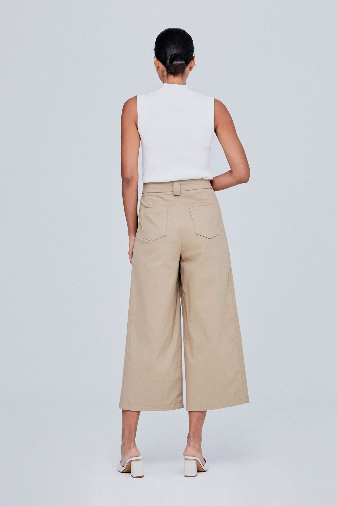 color:KHAKI