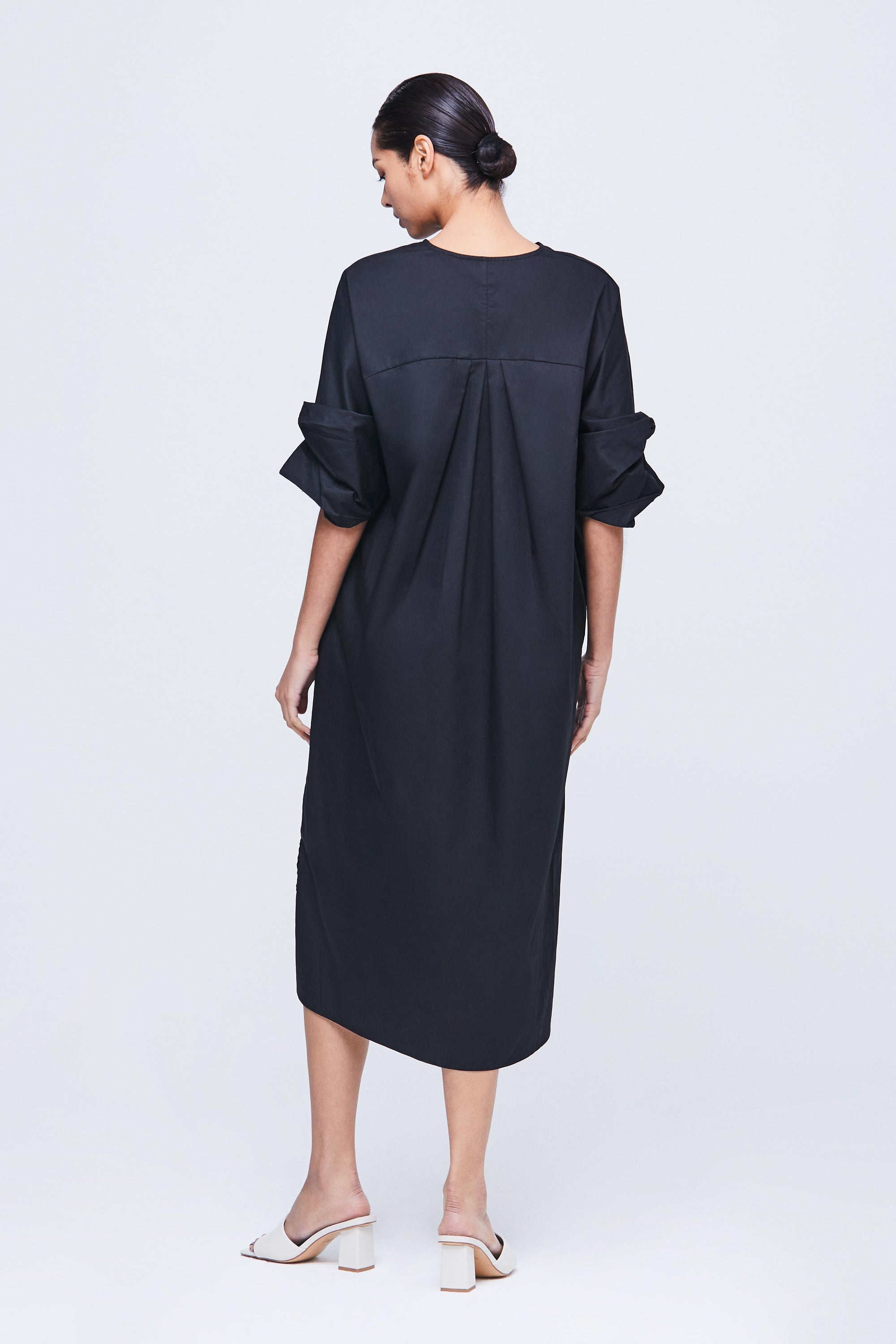 Twist-Detail Sleeved Dress