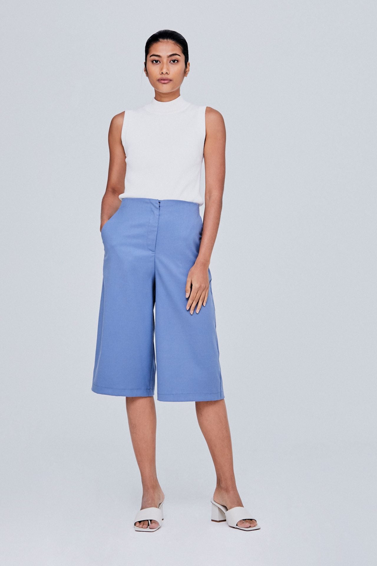 color:STEEL BLUE
