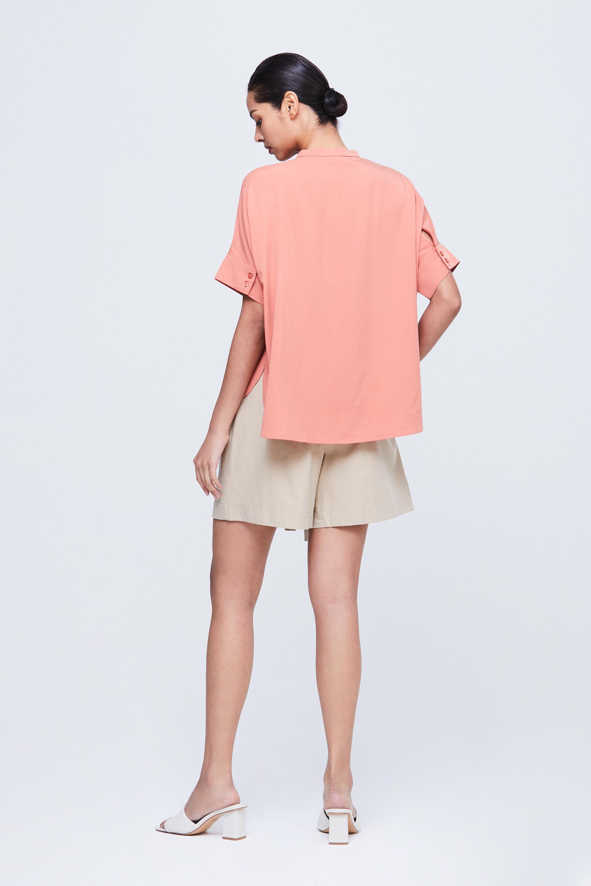 color:CORAL