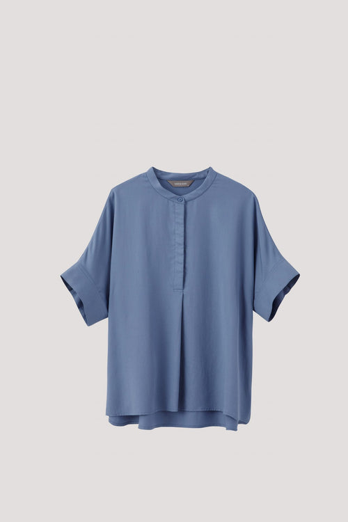 color:STEEL BLUE
