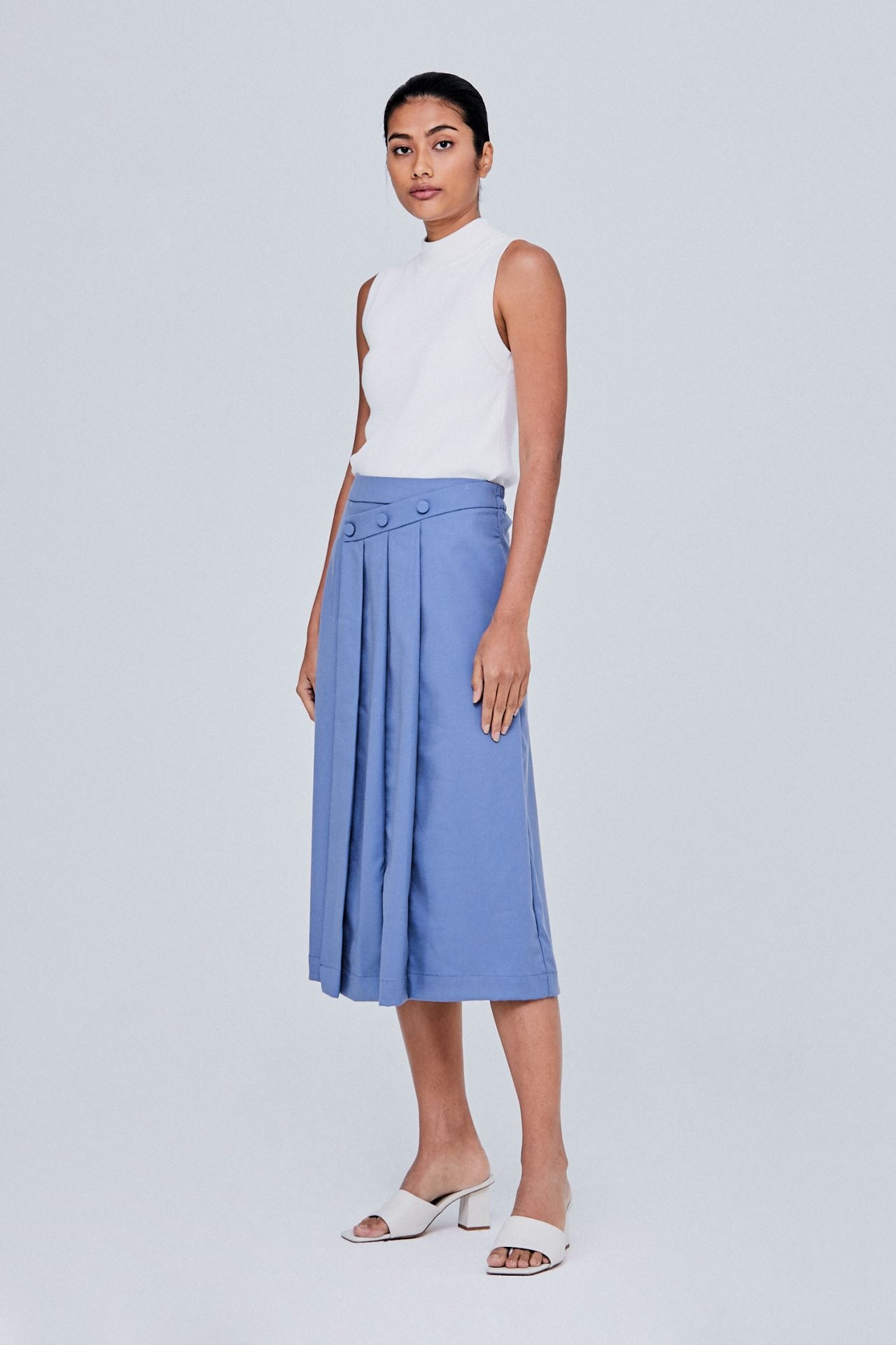 color:STEEL BLUE