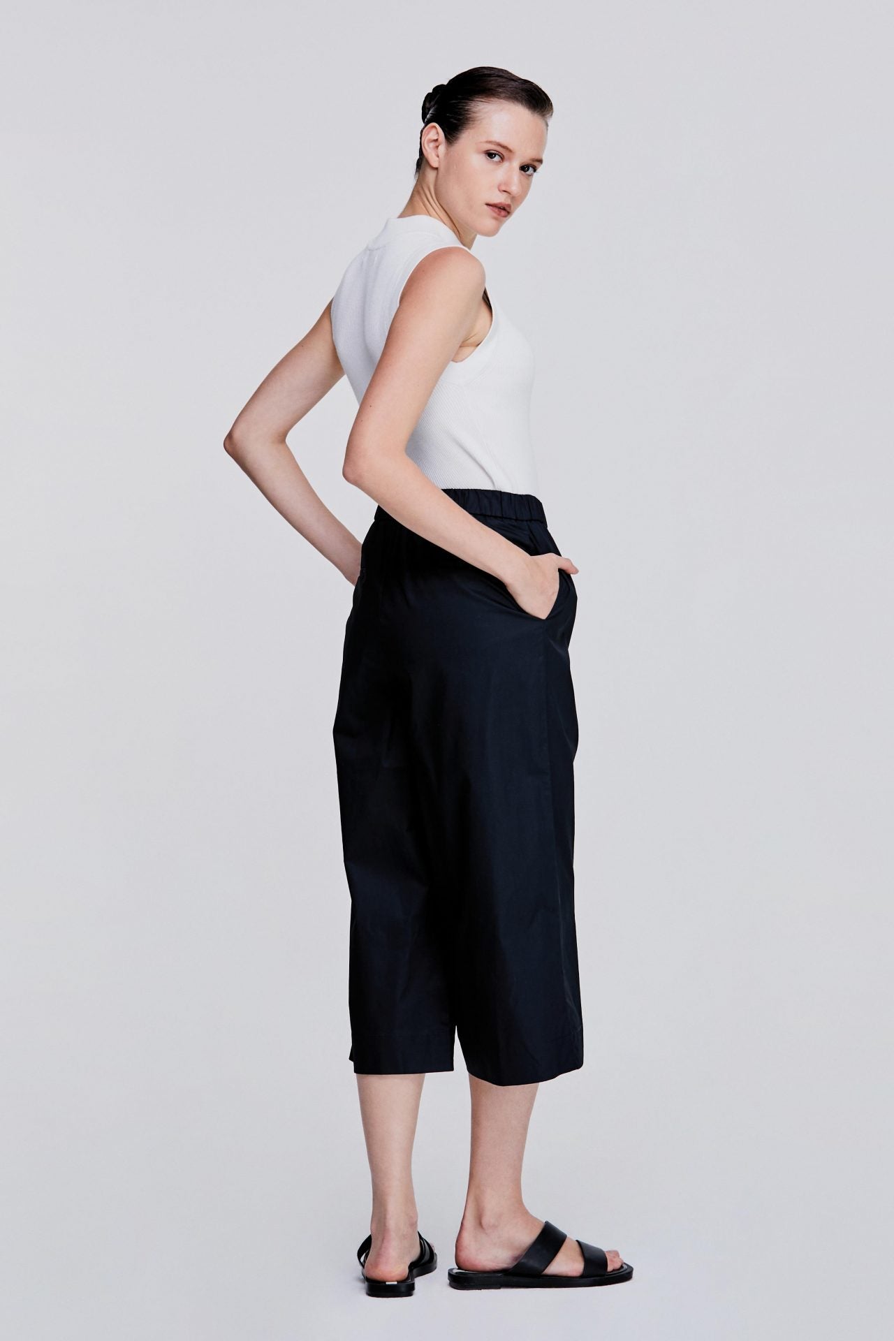 color:NAVY