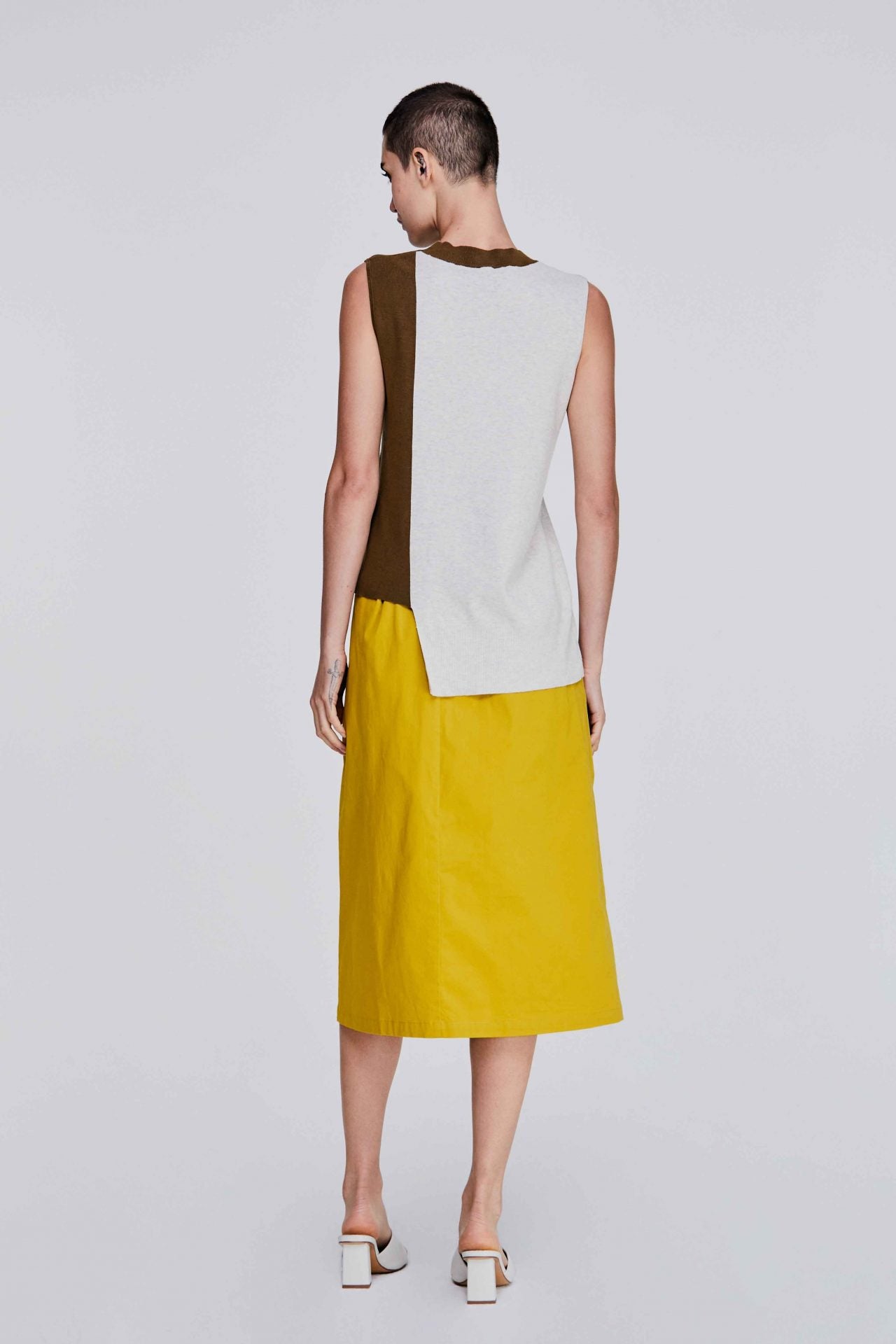color:MOSS