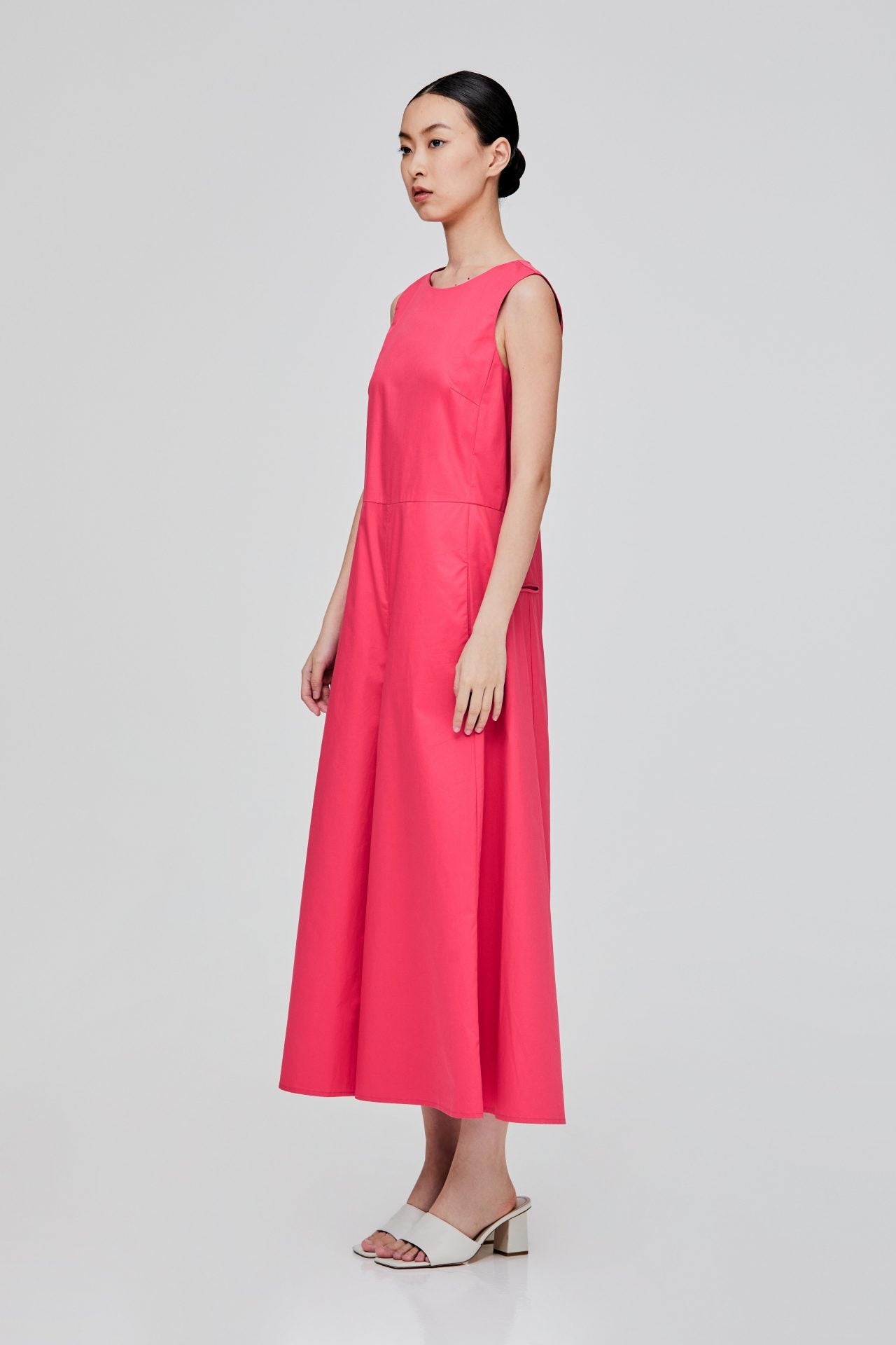 color:HOT PINK