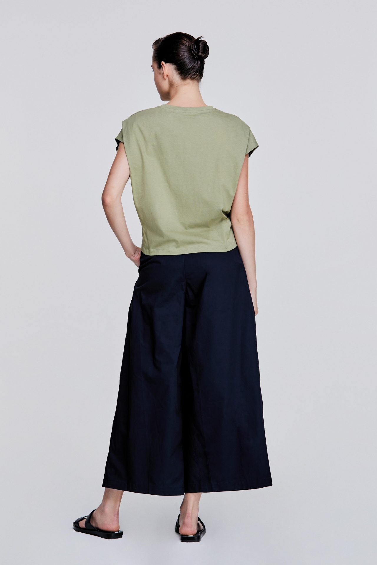 color:ASPARAGUS