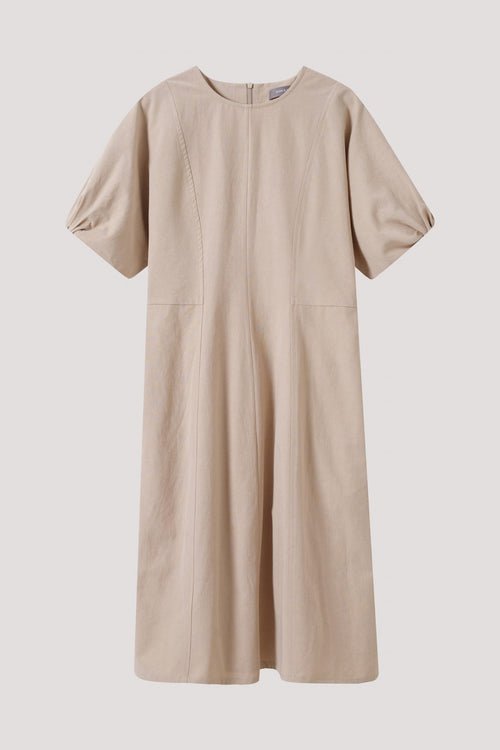 color:BEIGE