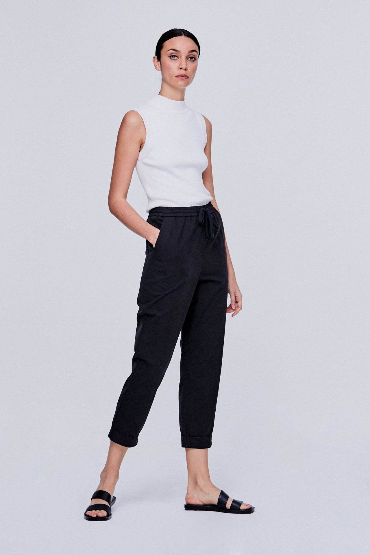 color:NOIR