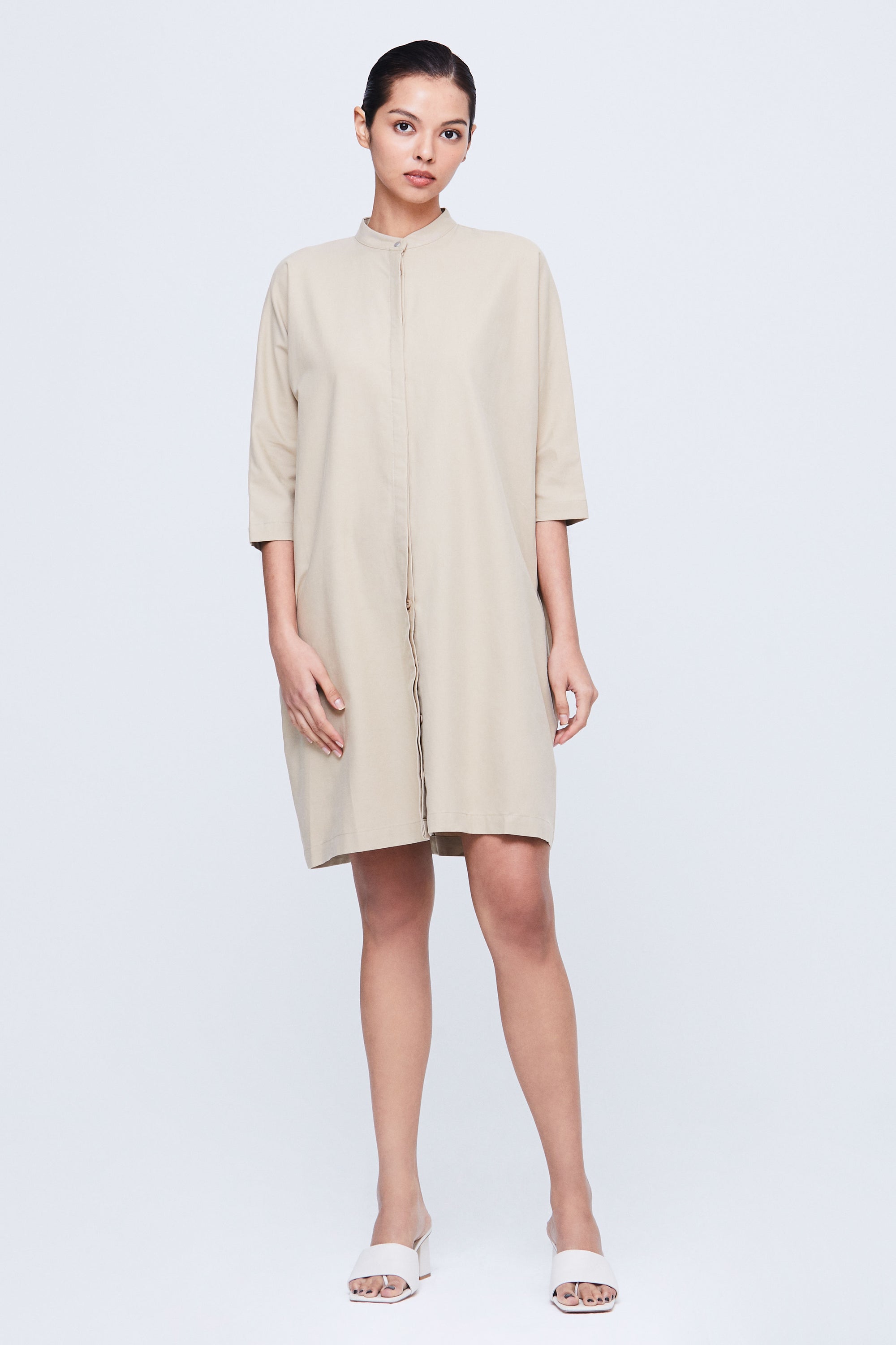 color:KHAKI