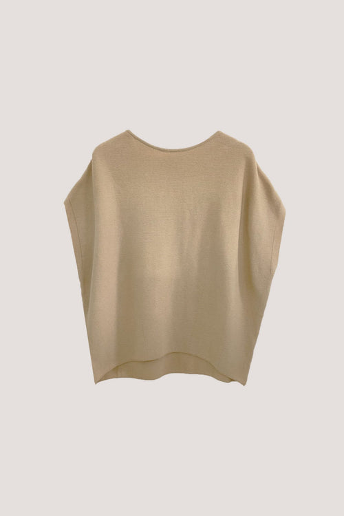 color:BEIGE