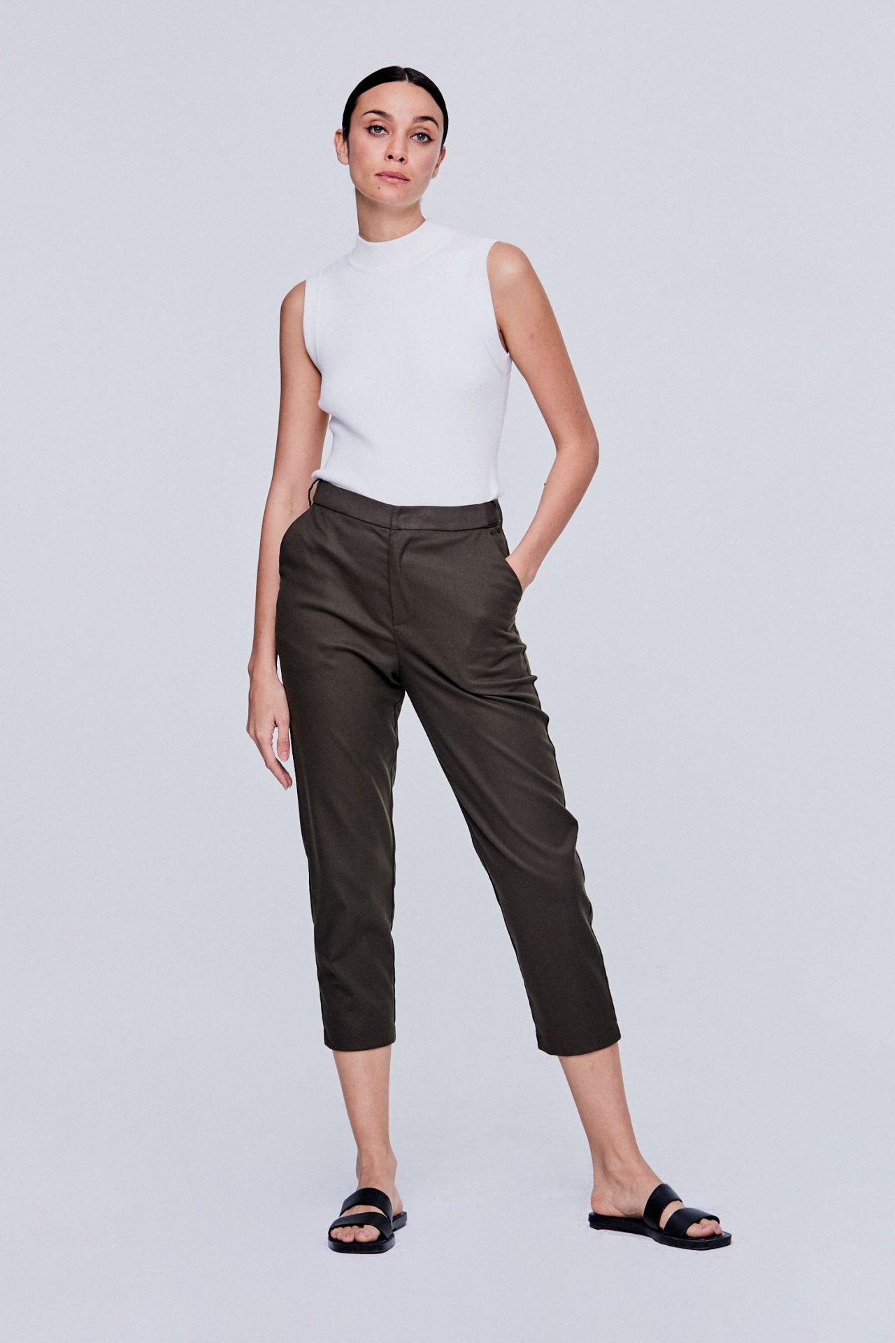 color:ARMY GREEN