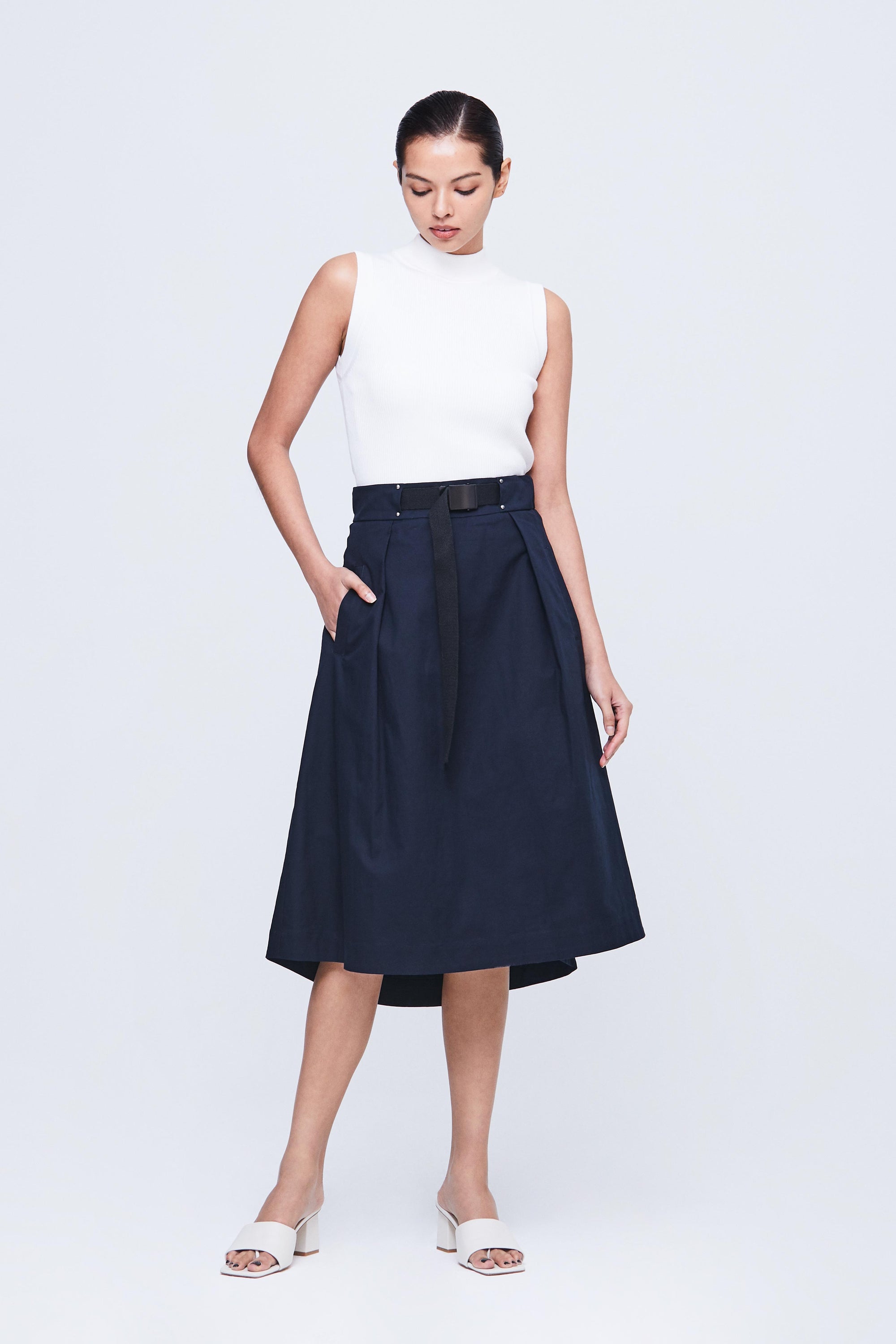 color:NAVY