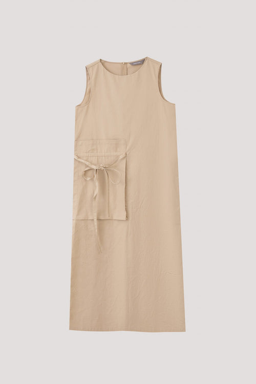 color:BEIGE