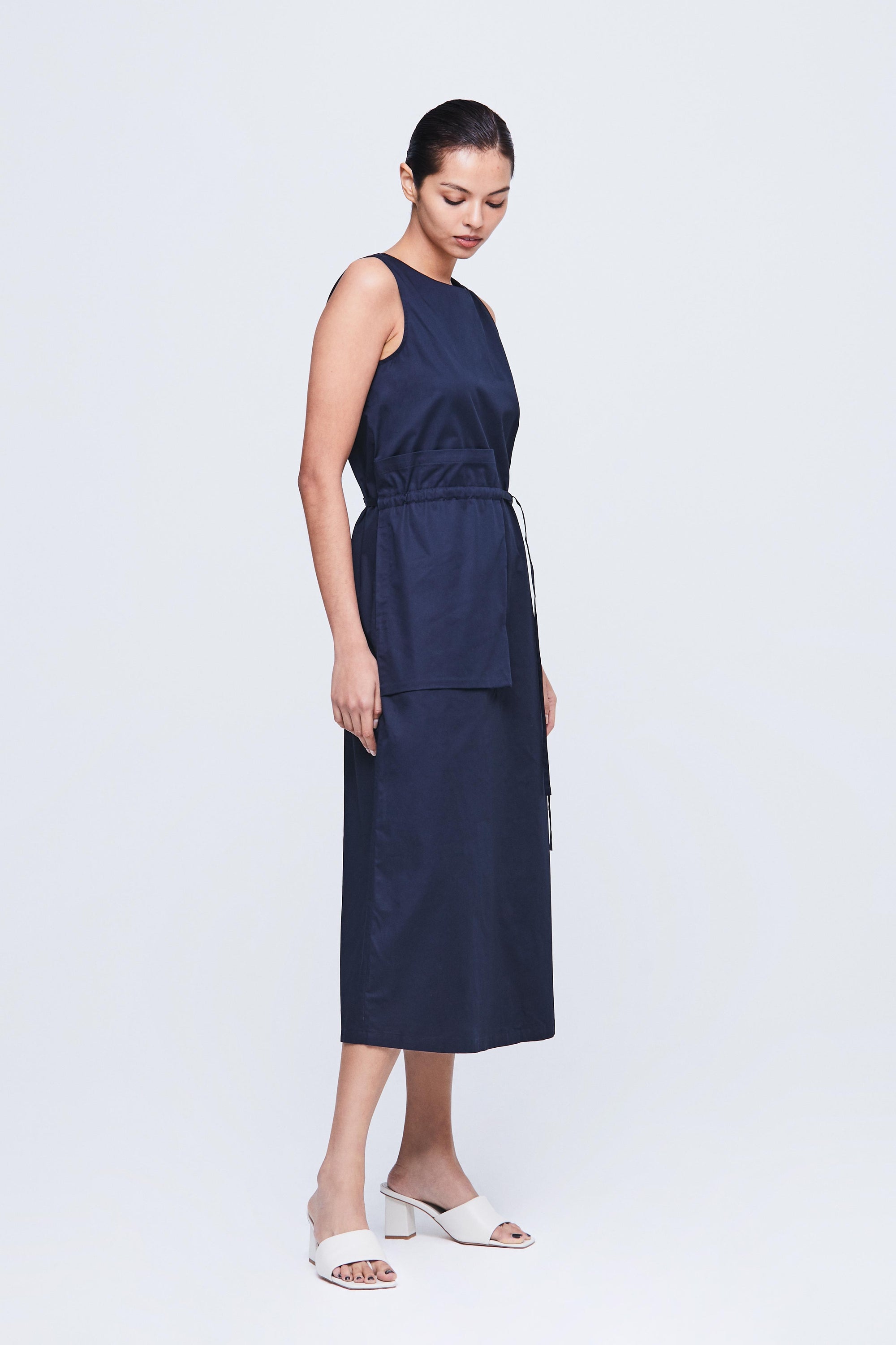 color:NAVY