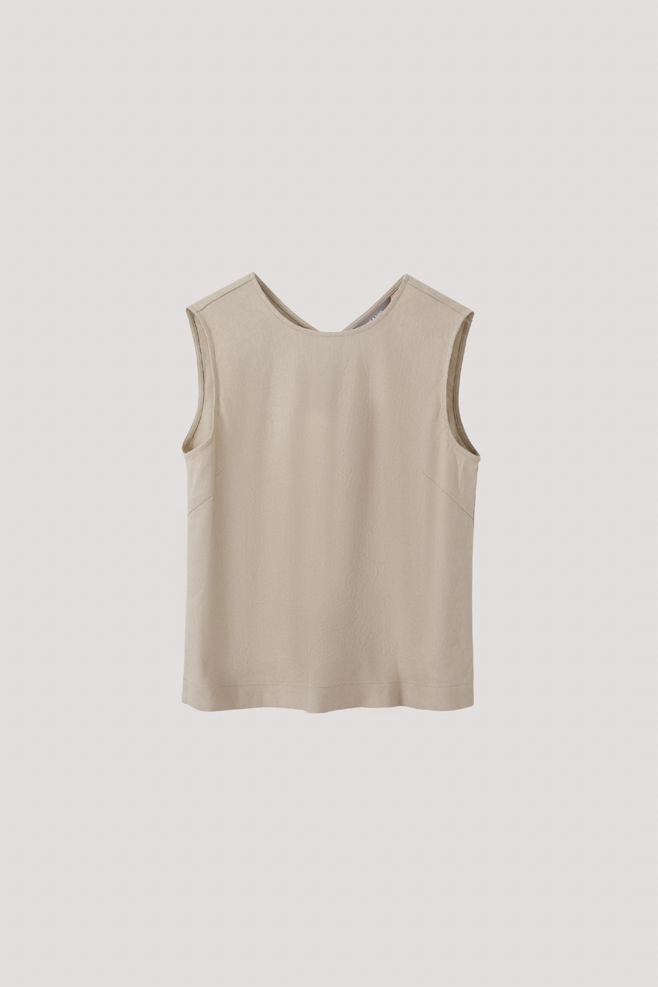 color:BEIGE