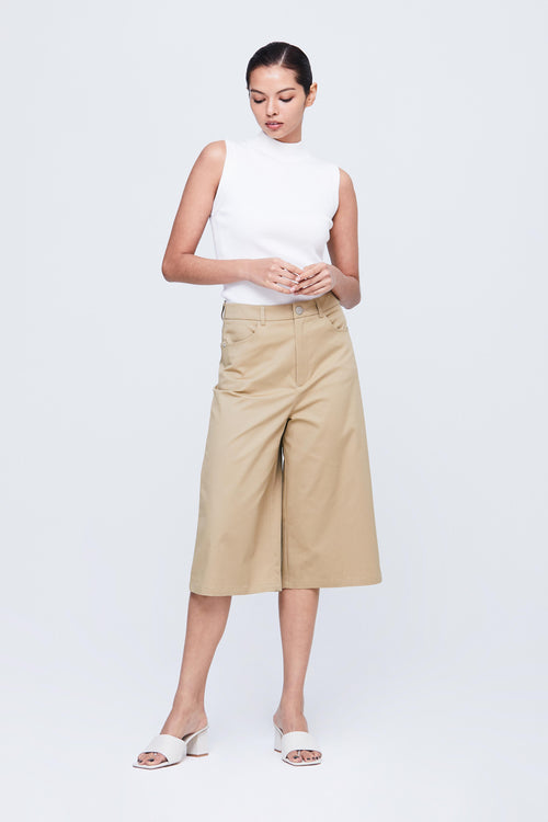color:BEIGE