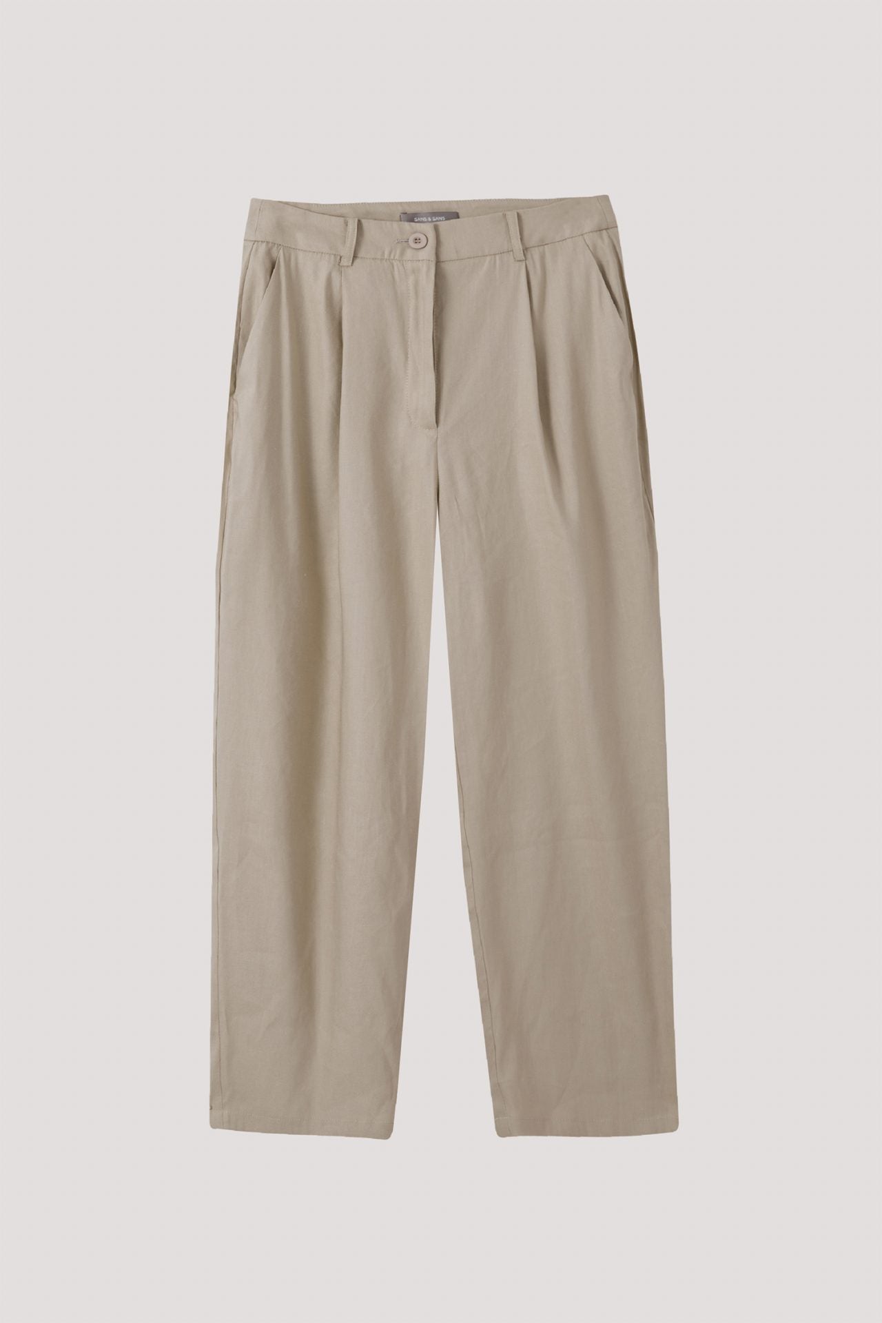color:BEIGE