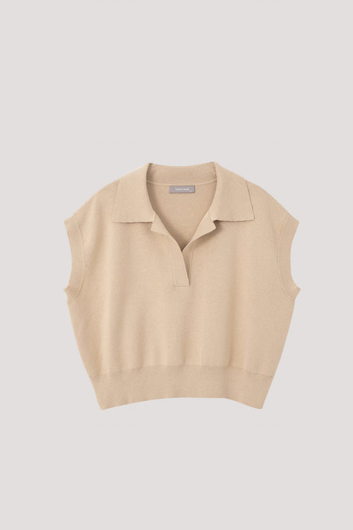 color:BEIGE