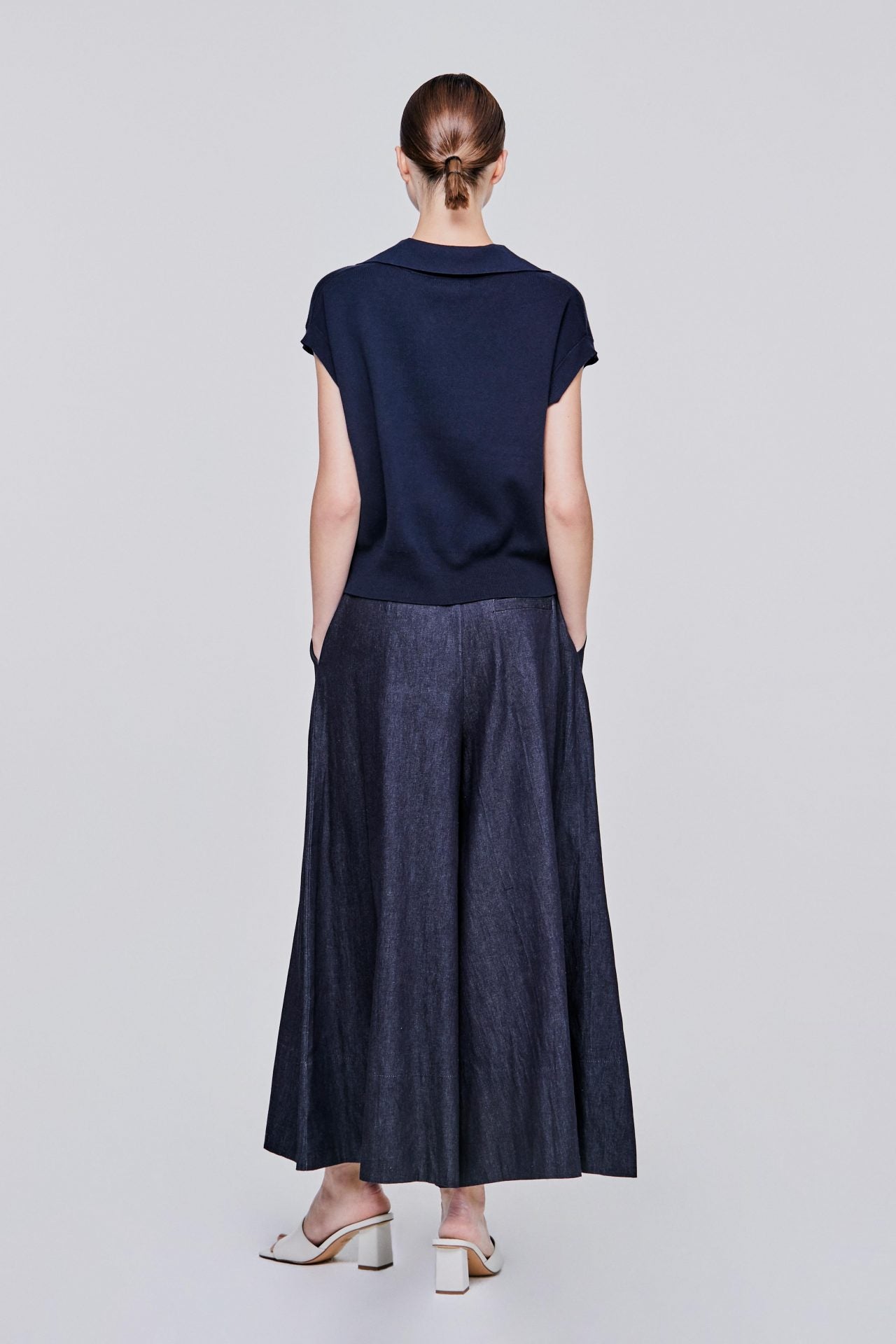 color:NAVY