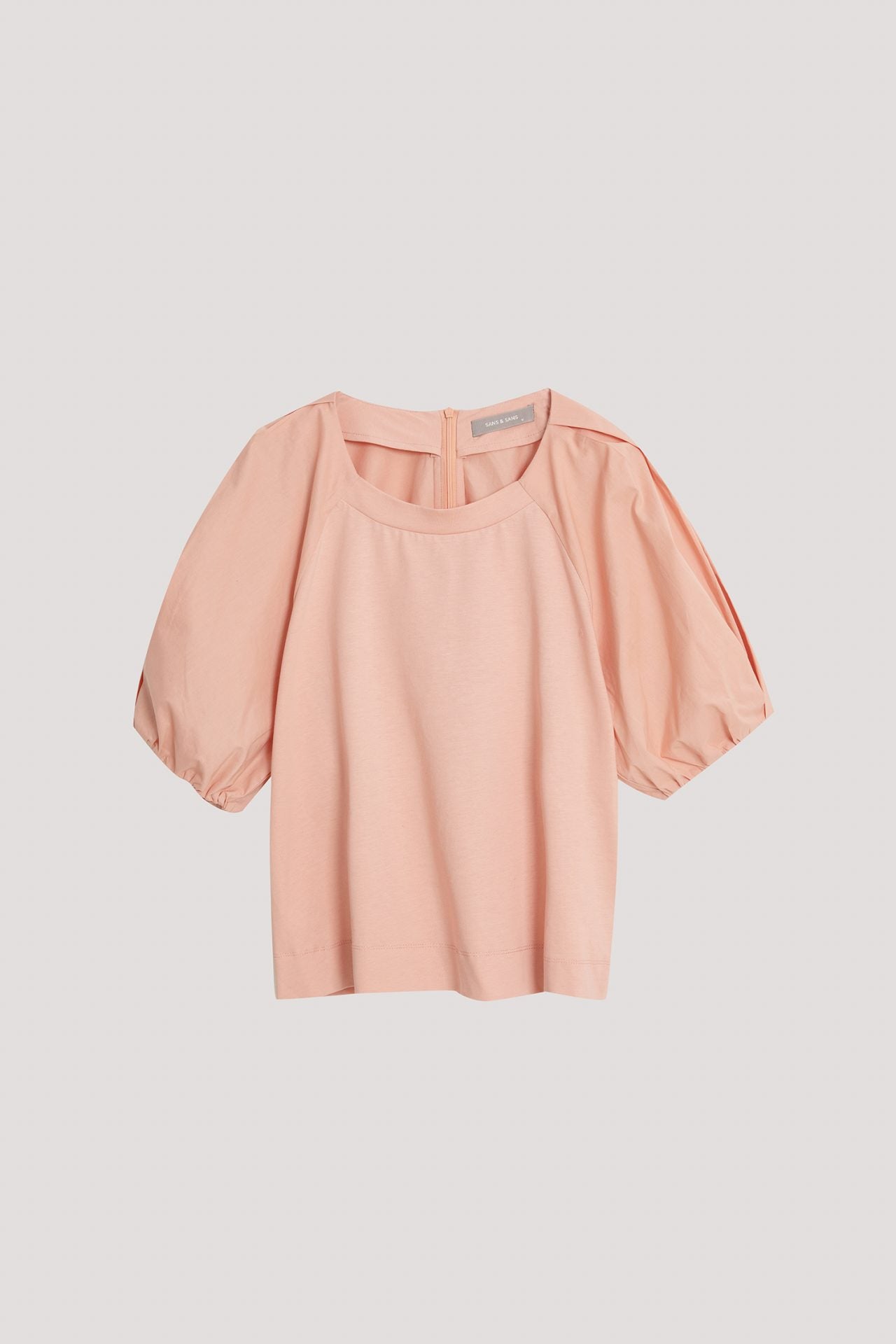 color:BLUSH