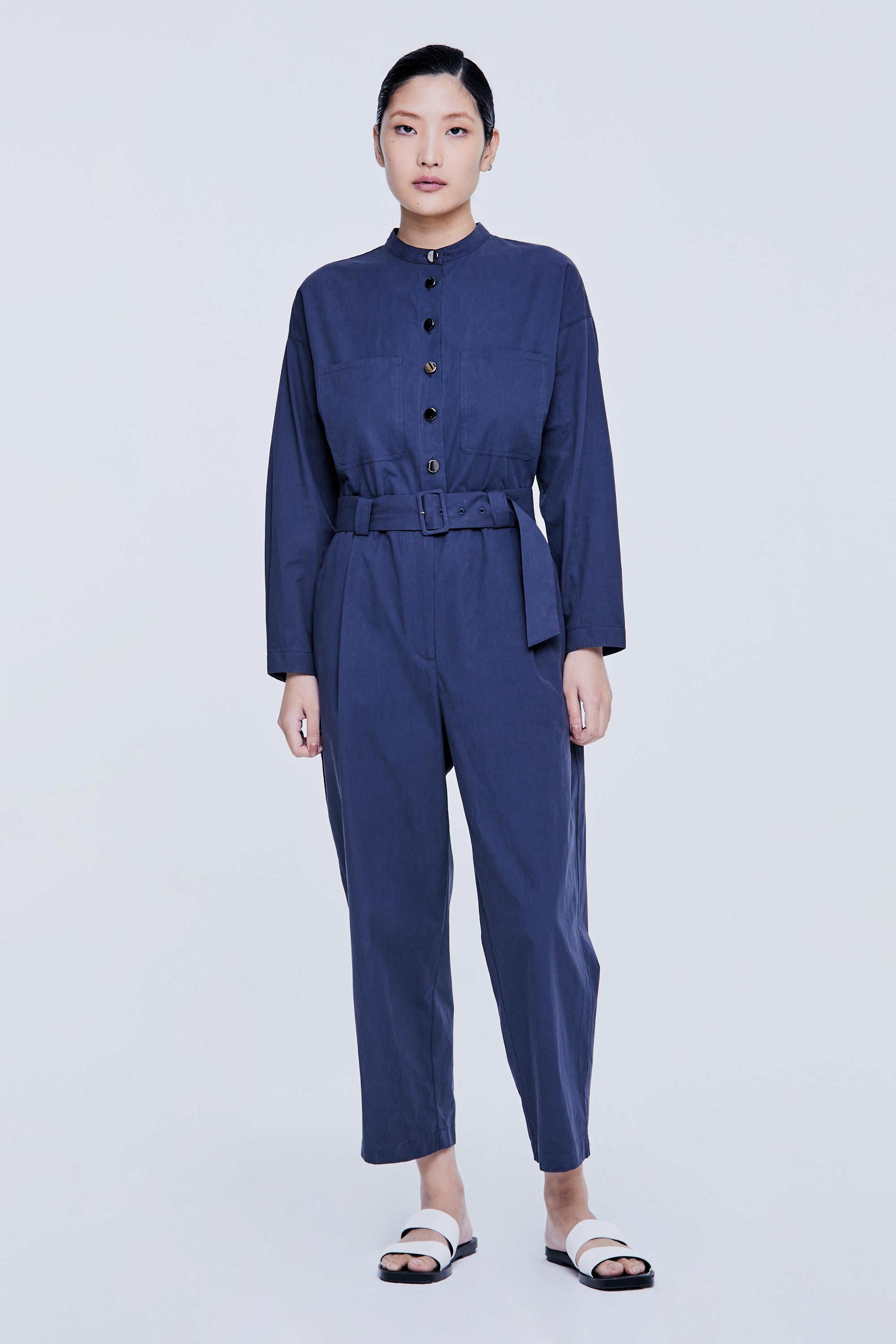 color:NAVY