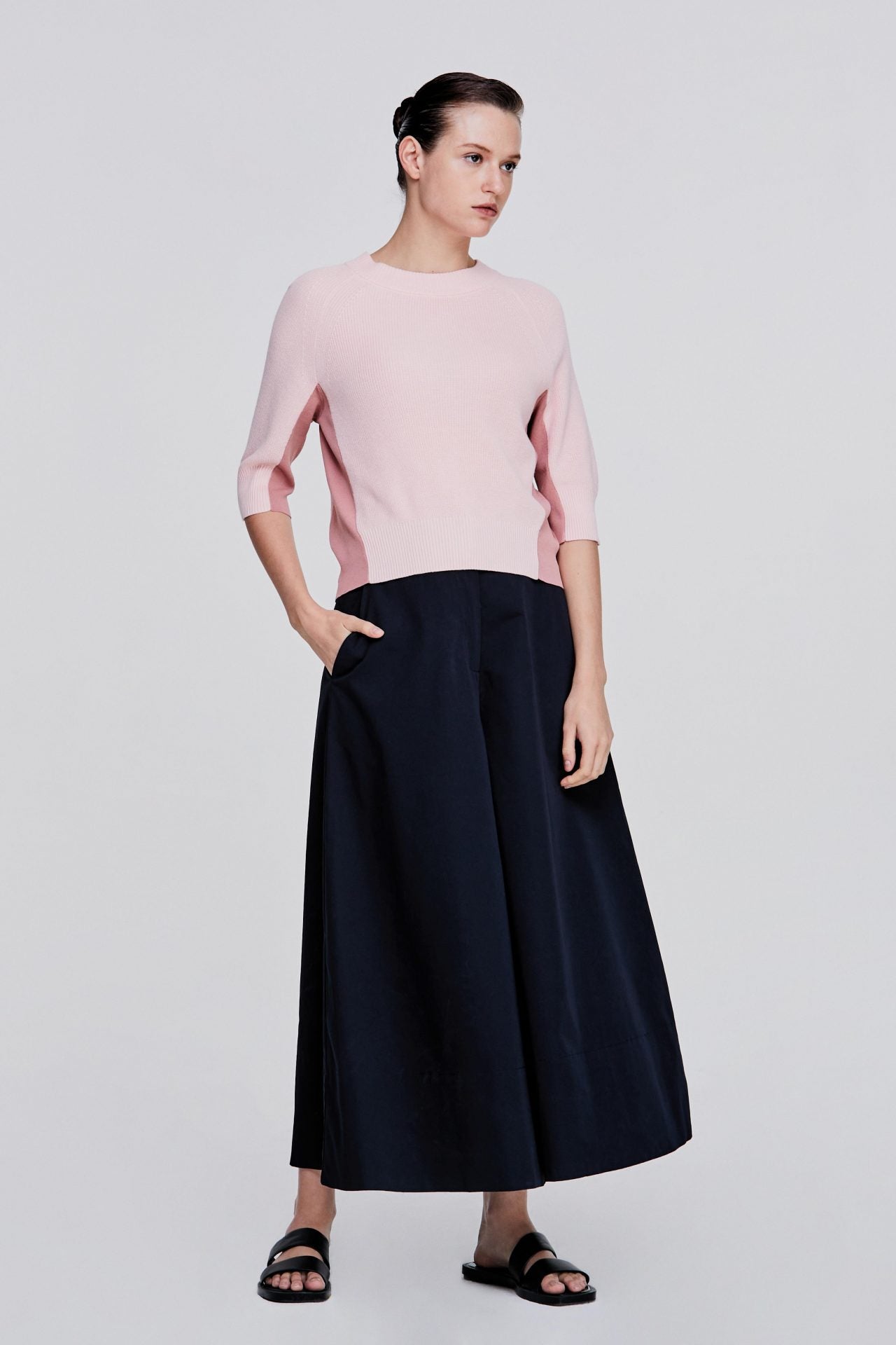color:BLUSH
