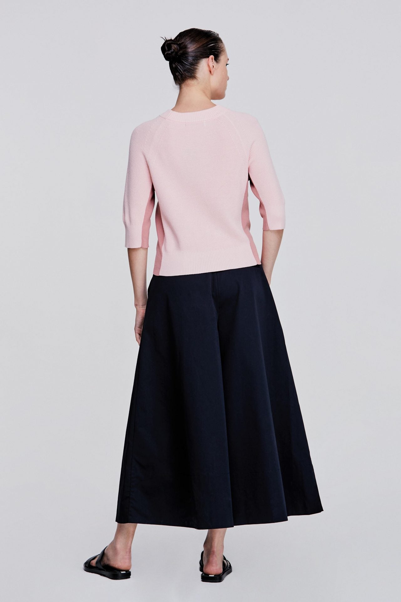 color:BLUSH