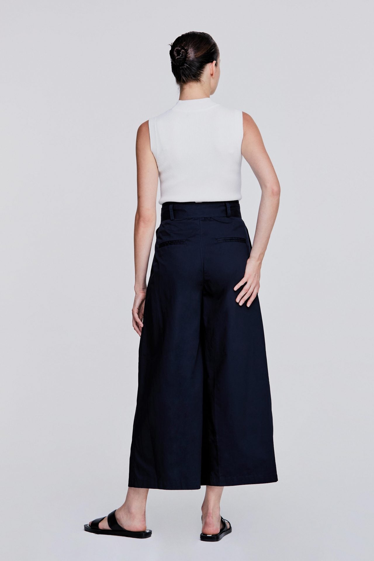 color:NAVY
