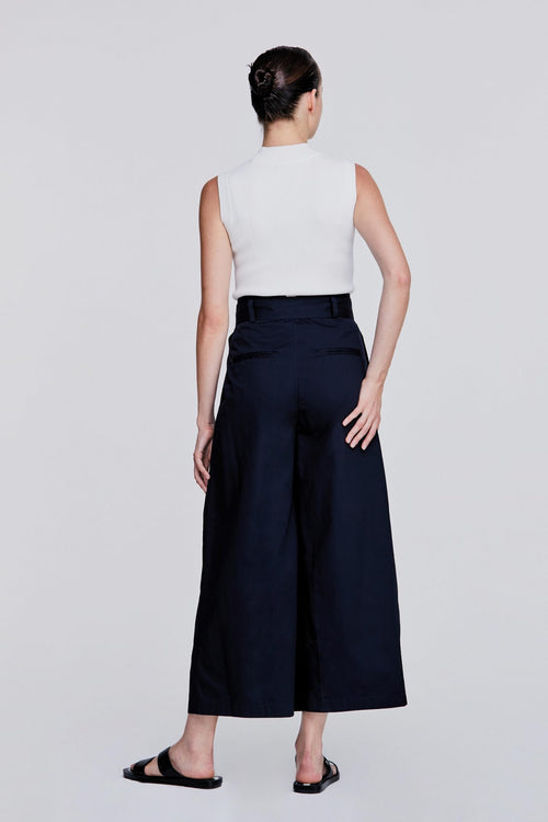 color:NAVY